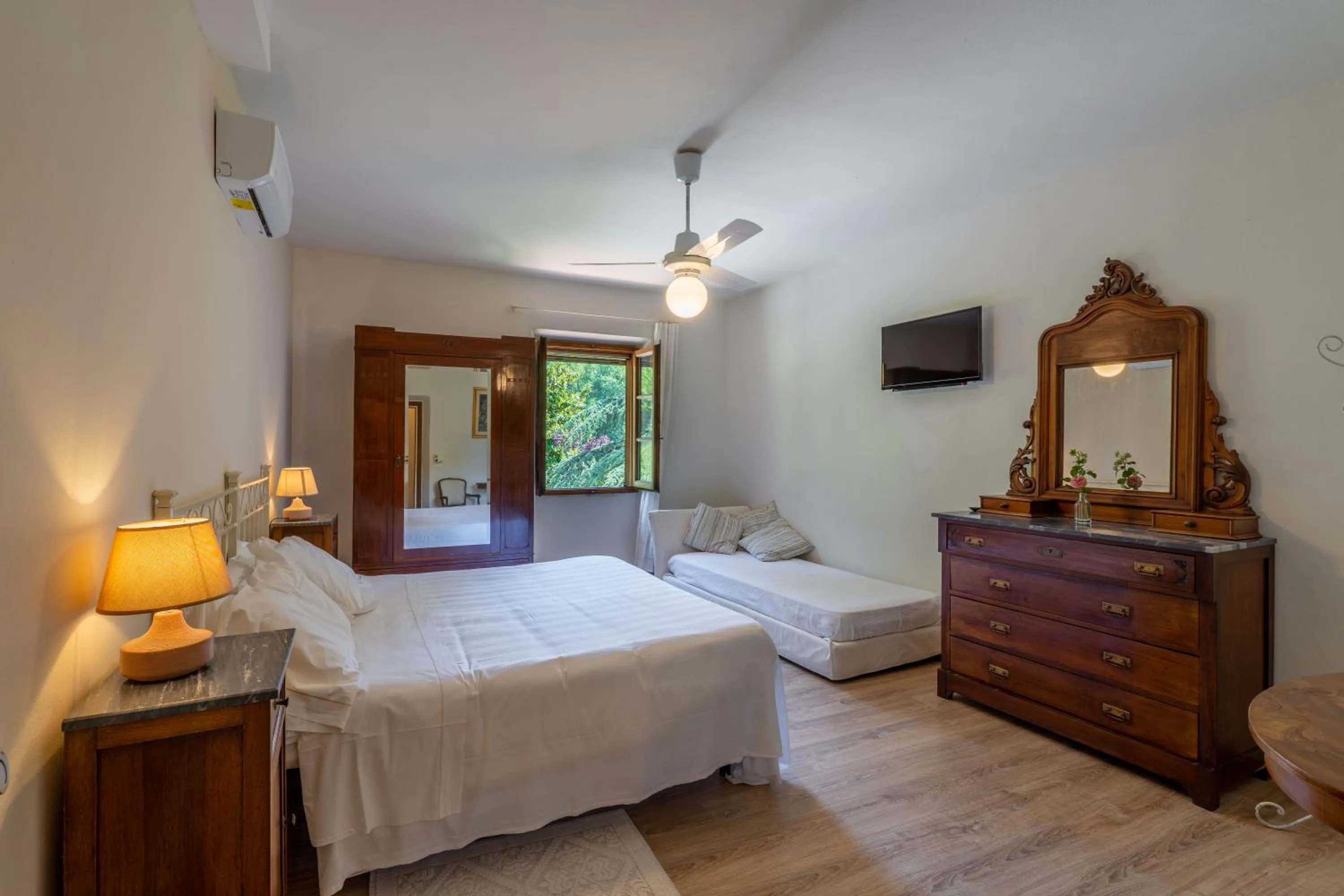 Photo of the whole room in Agriturismo Valleverde