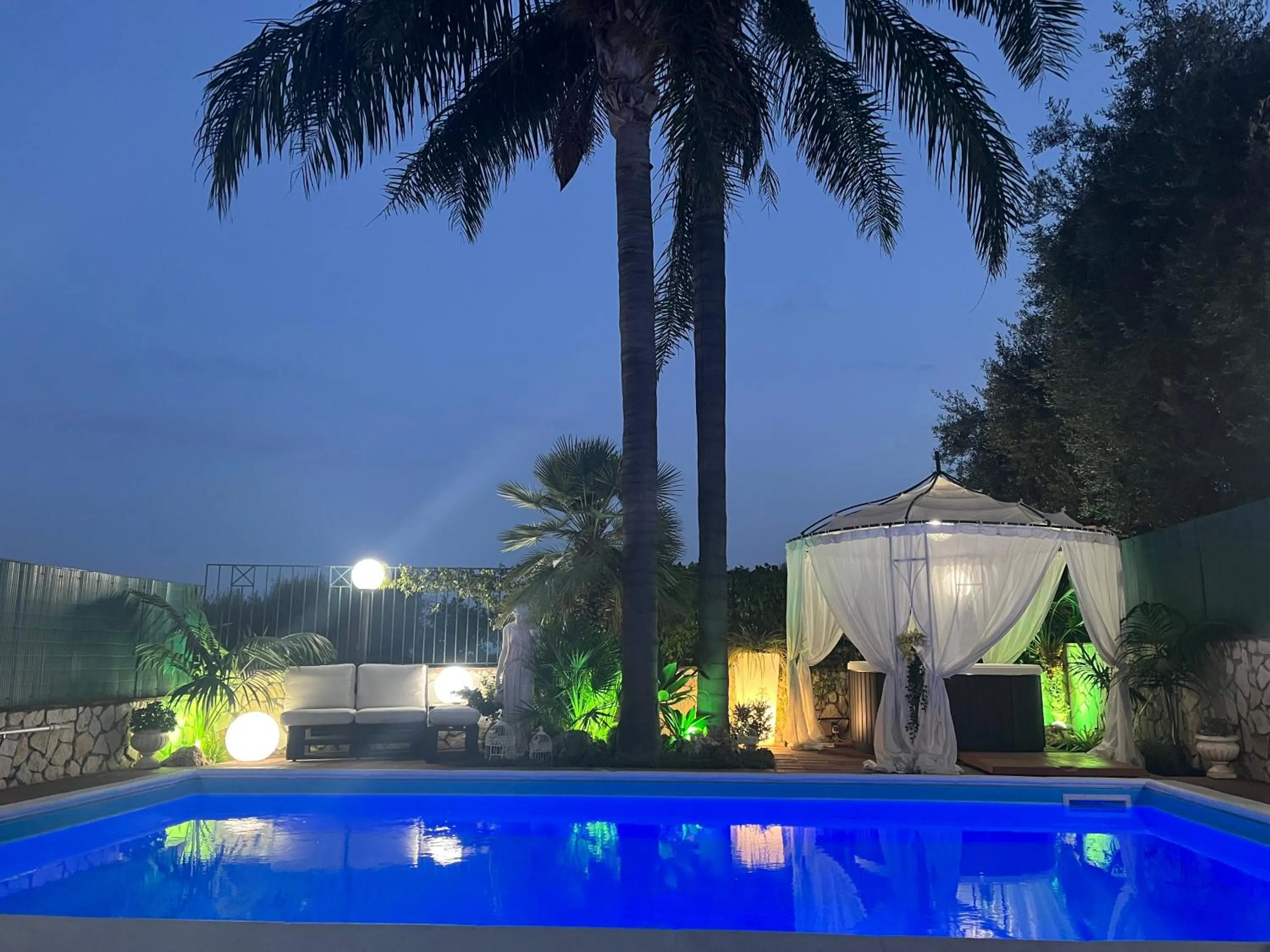 Swimming pool in Euthalia