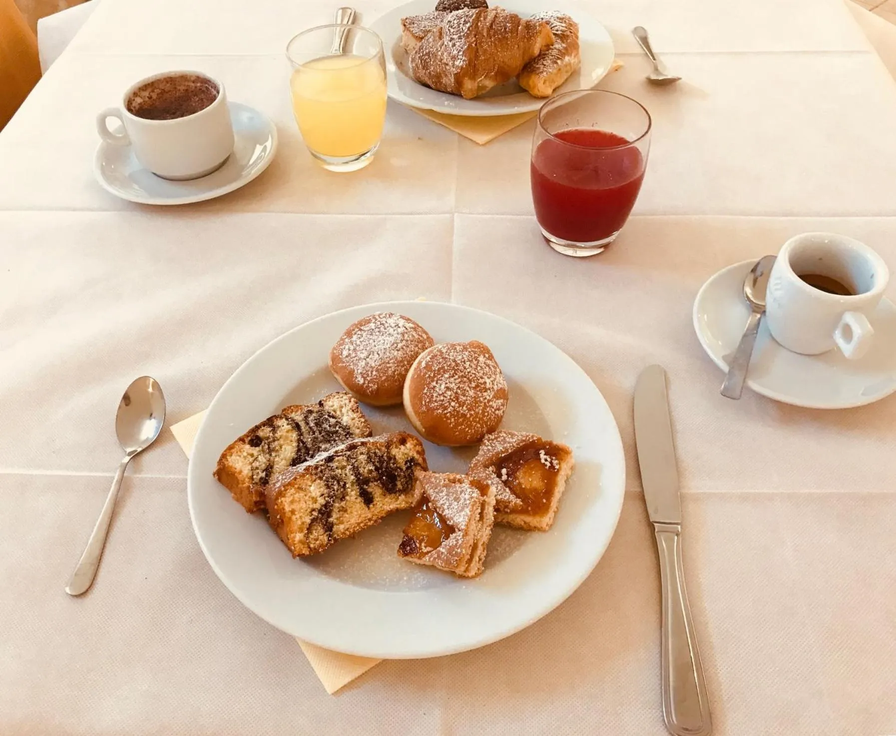 Buffet breakfast in Hotel Club Koiné