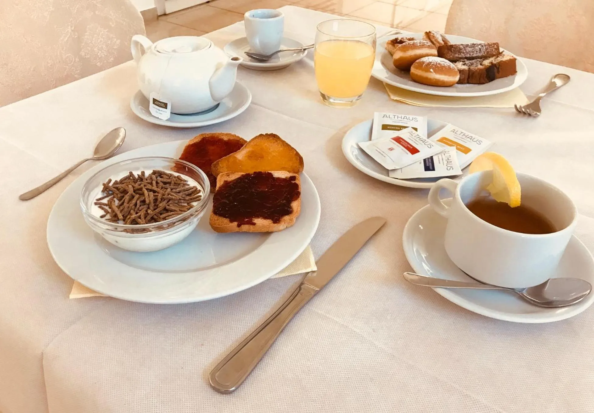 Buffet breakfast in Hotel Club Koiné