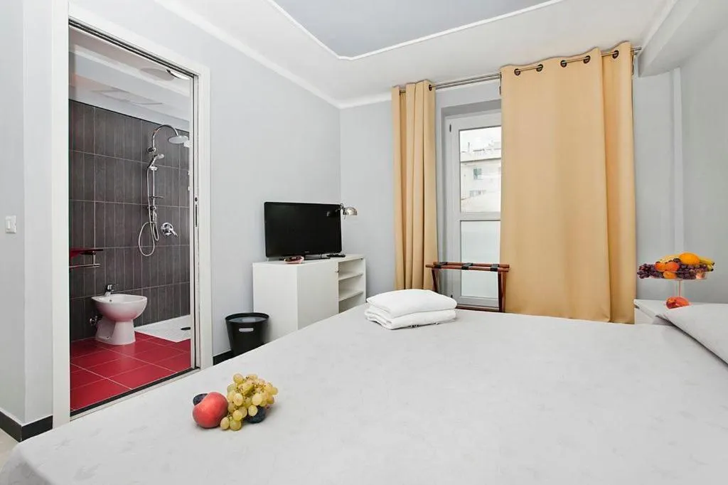 Photo of the whole room in Hotel Paradiso