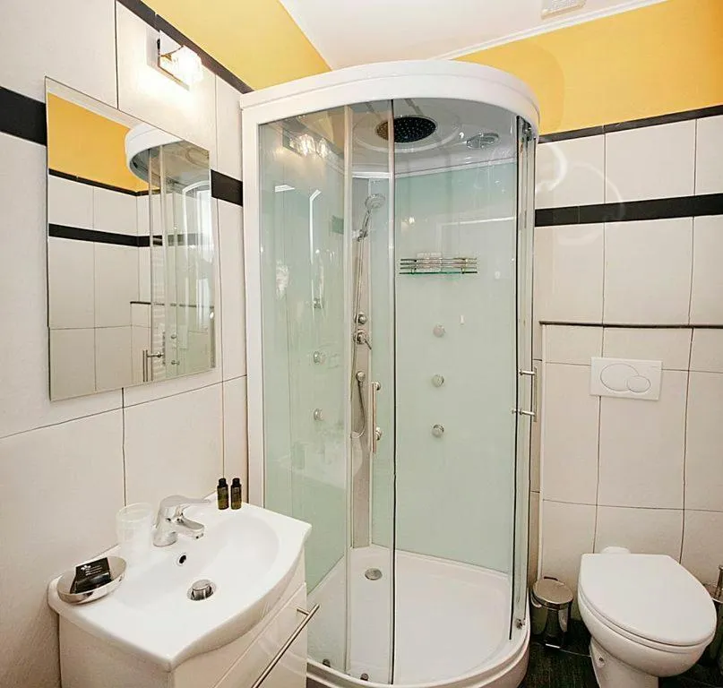 Bathroom in Hotel Paradiso