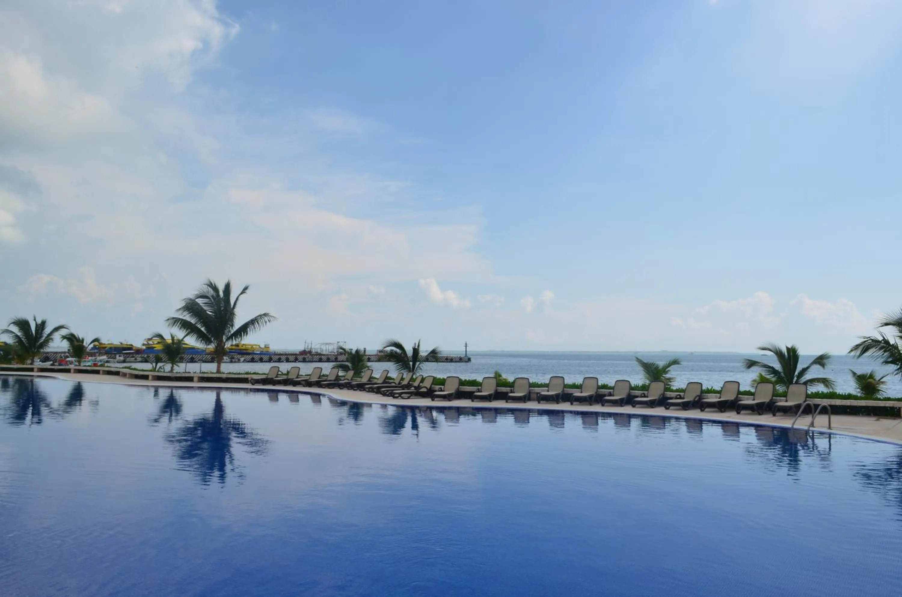 Natural landscape in Tu Hogar Frente Al Mar Caribe, Vive Cancún