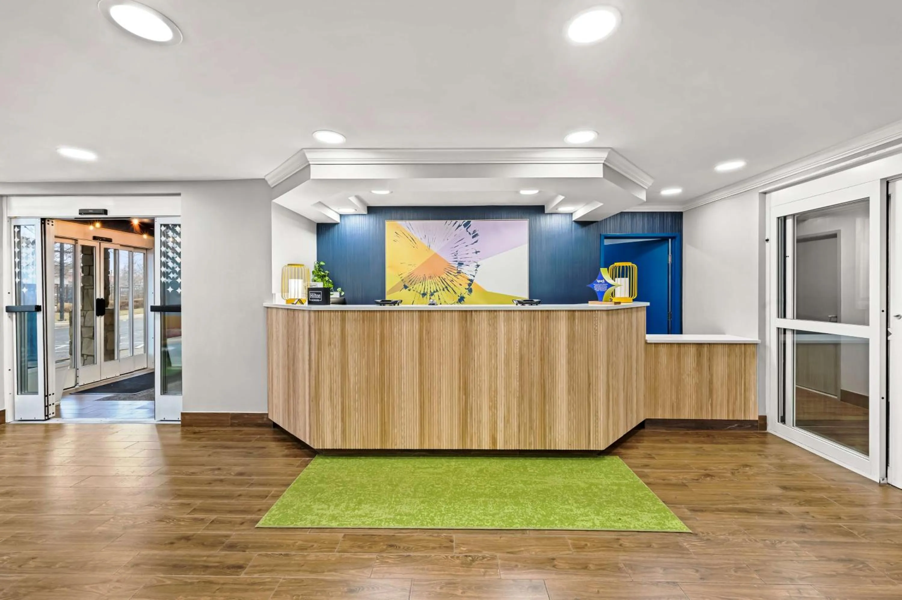 Lobby or reception in Spark by Hilton Sterling Dulles Airport