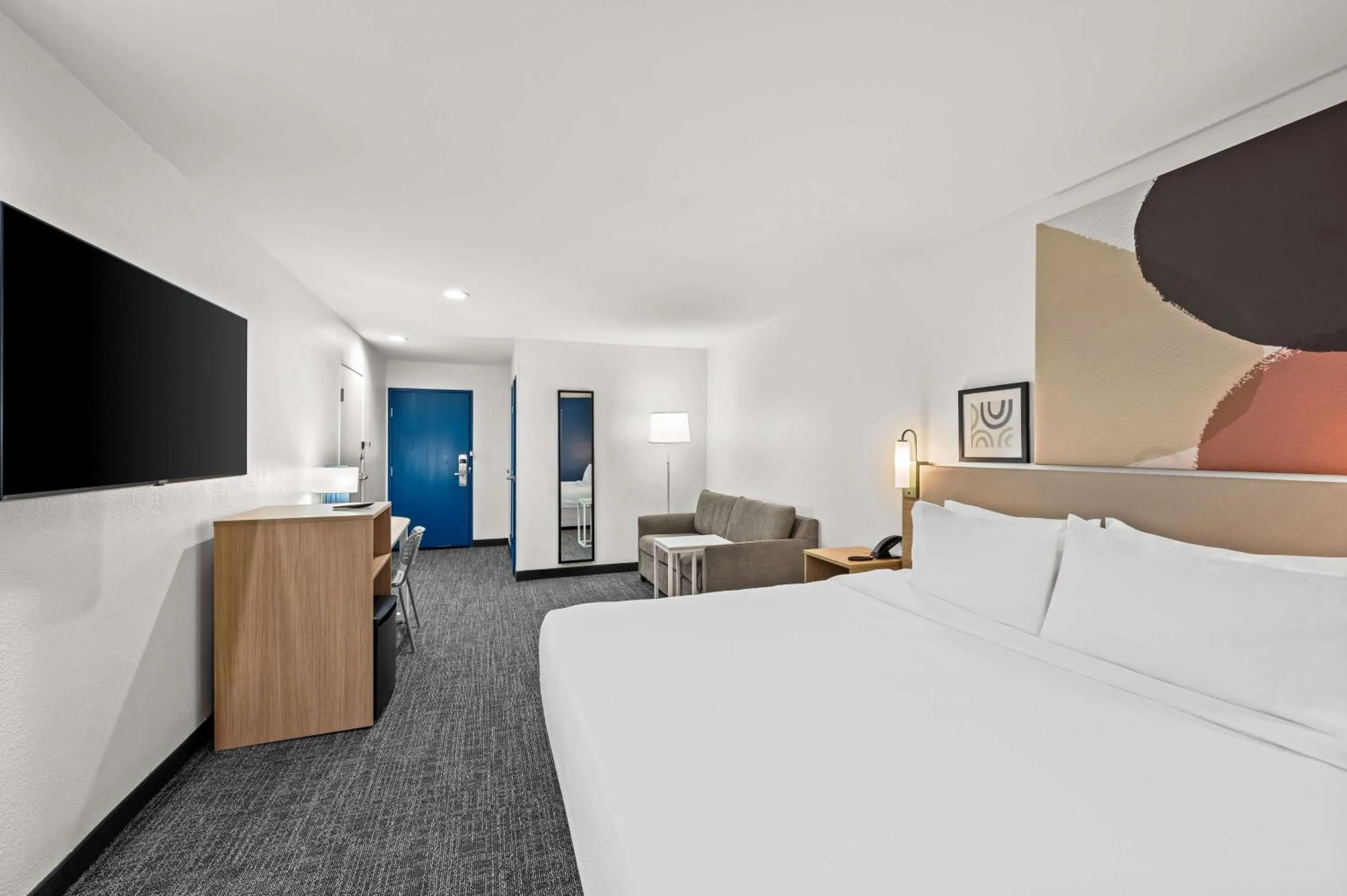 Living room, Bed in Spark by Hilton Sterling Dulles Airport