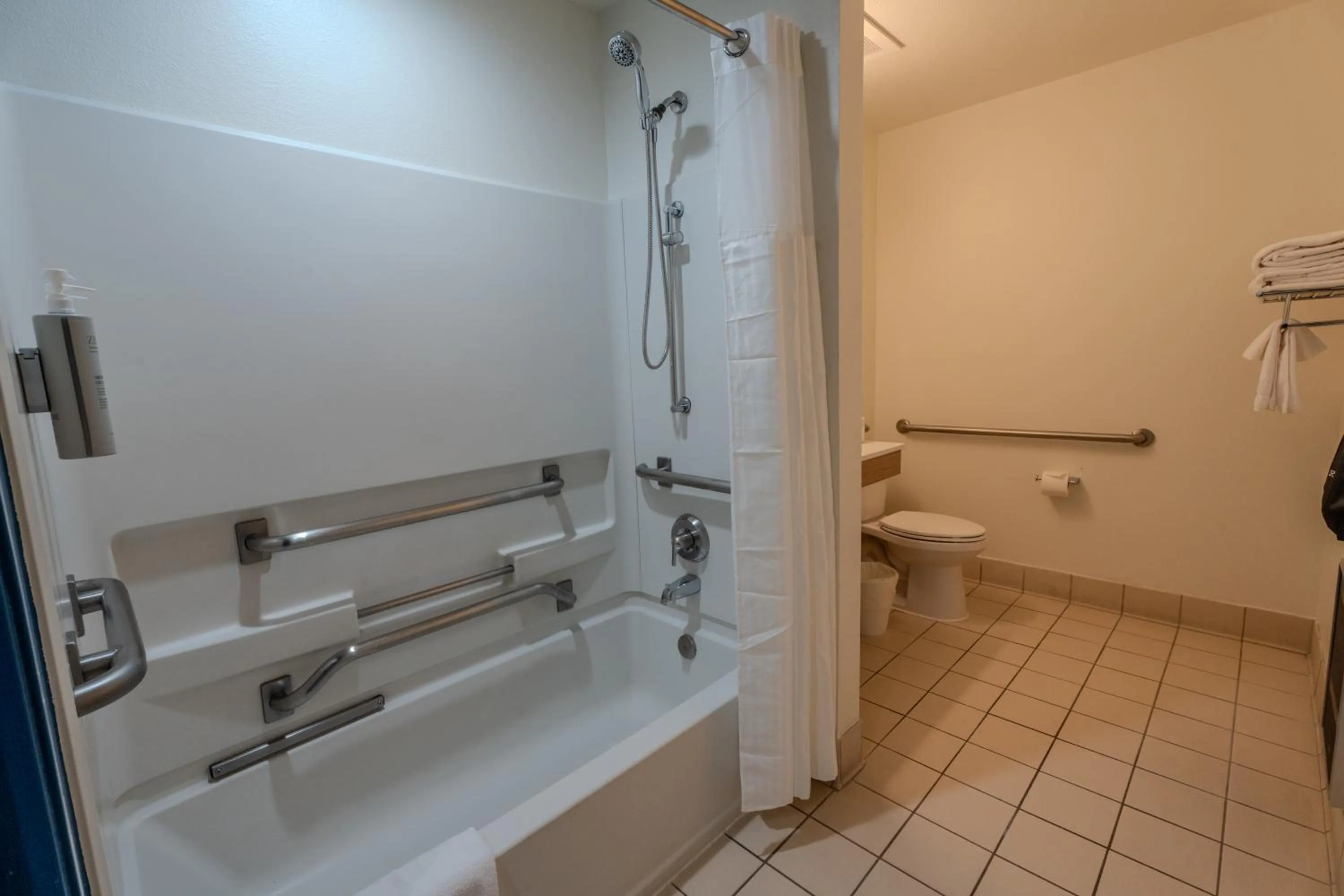 Spark by Hilton Sterling Dulles Airport