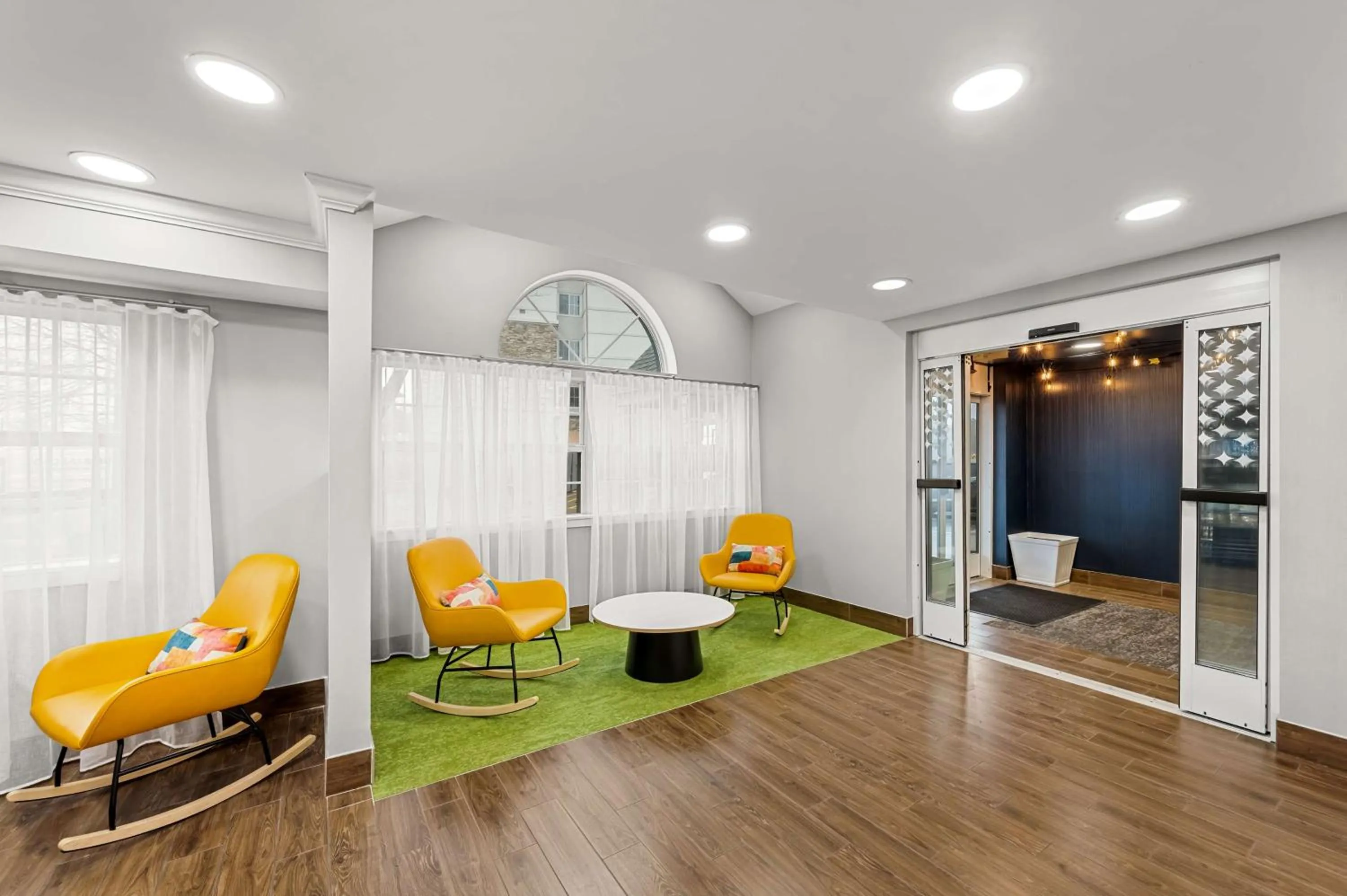 Lobby or reception in Spark by Hilton Sterling Dulles Airport