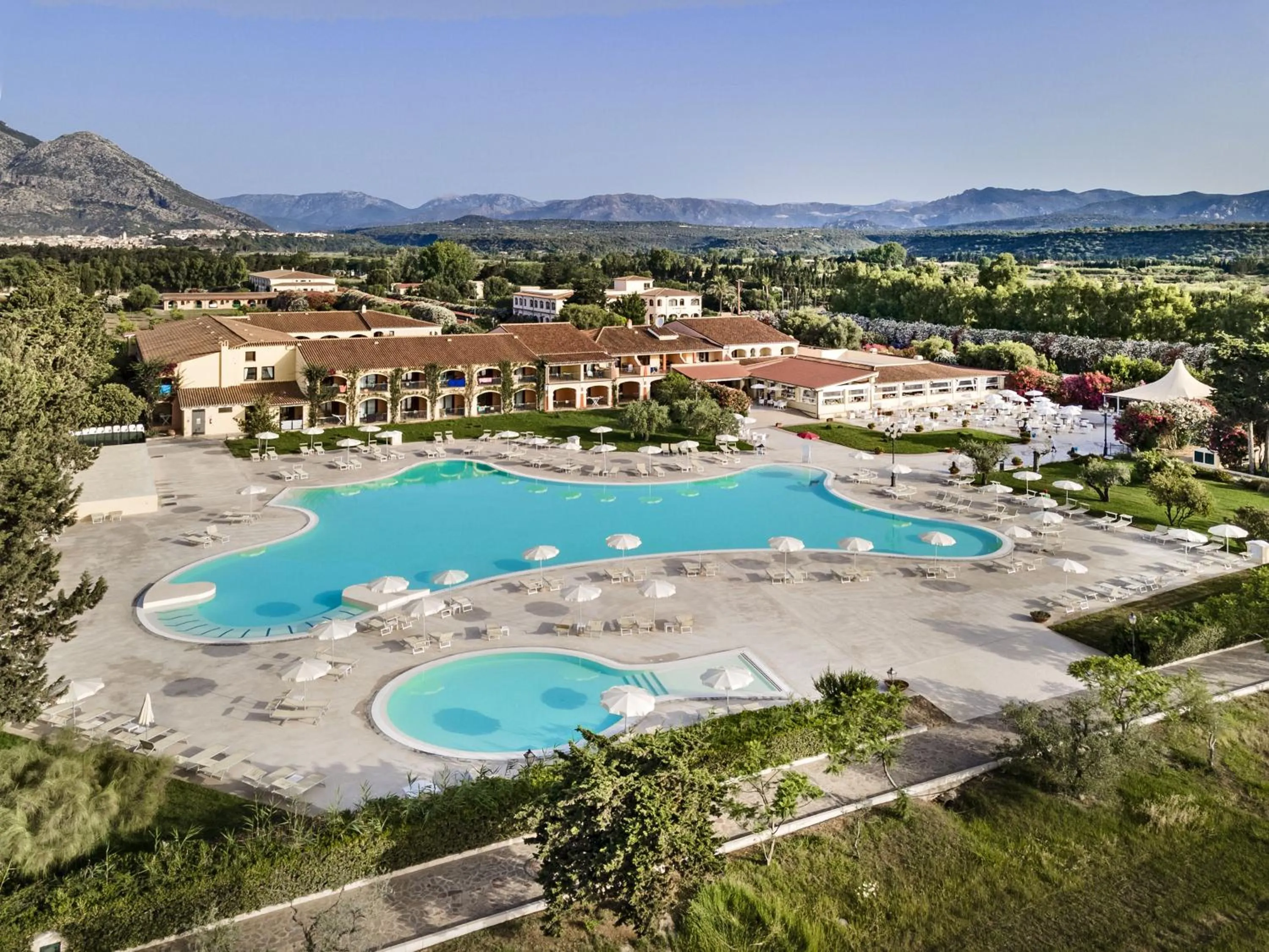Property building, Pool View in Sentido Orosei Beach