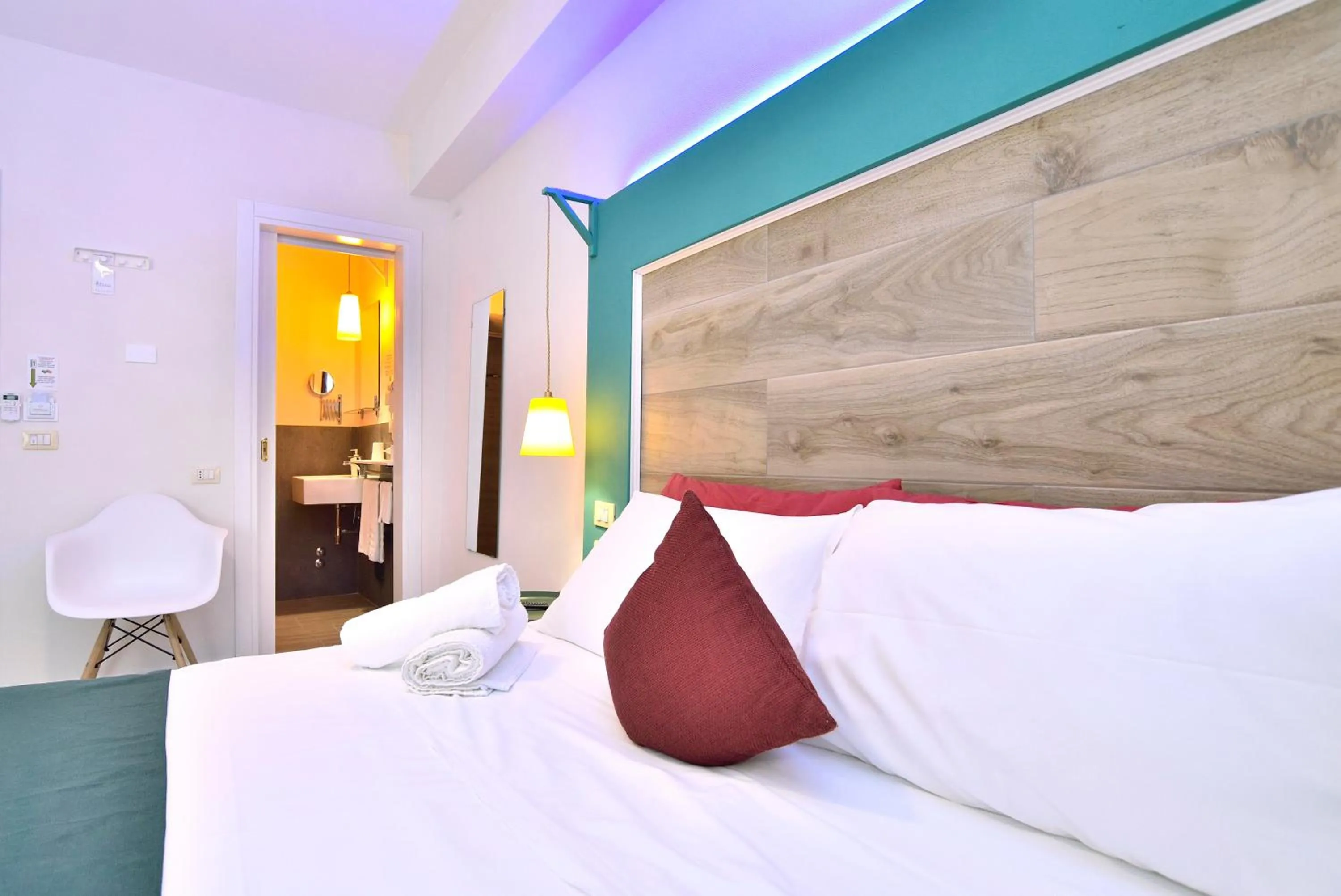 Bathroom, Bed in Modica Old Town Rooms