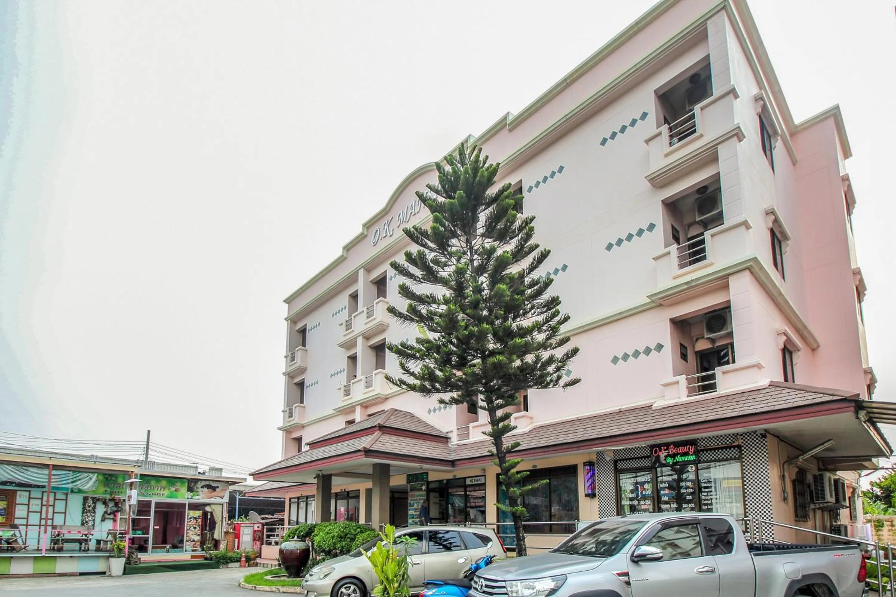 Facade/entrance in Ok Home Airport