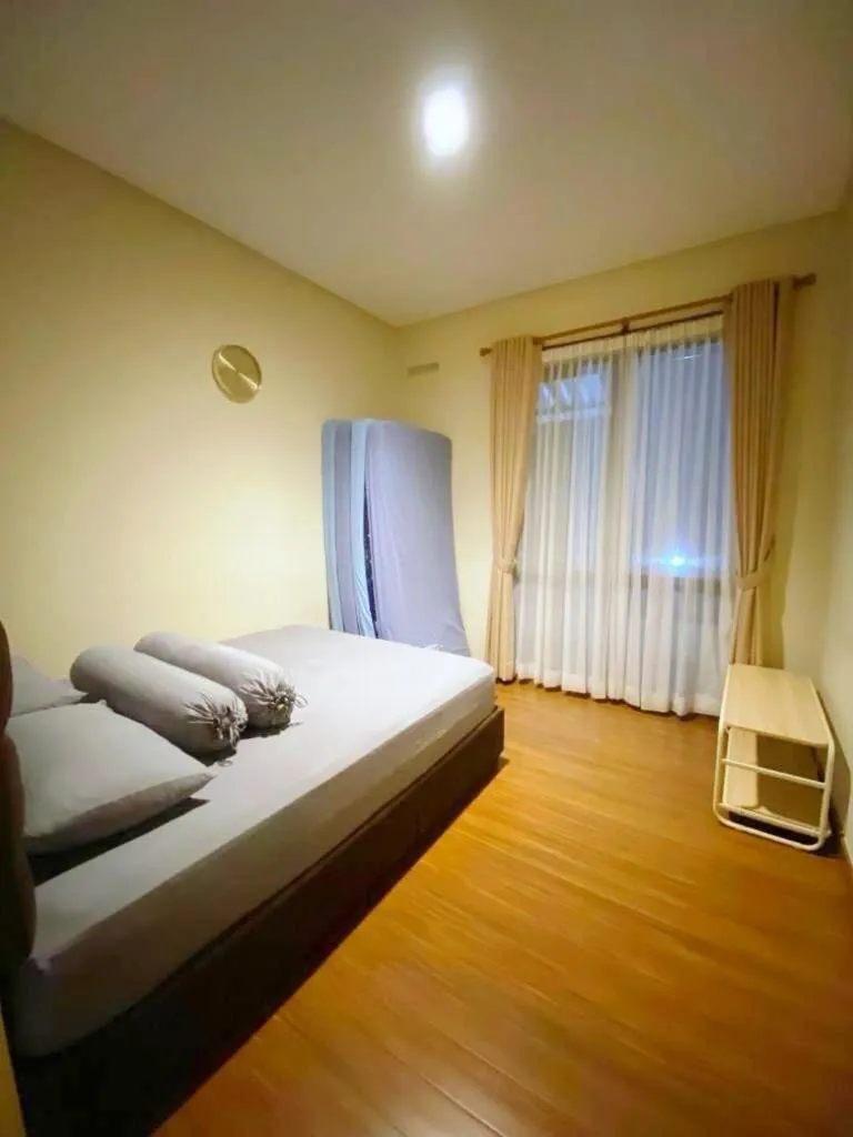 Bed in Luxurious Modern Villa at Vimala Hills