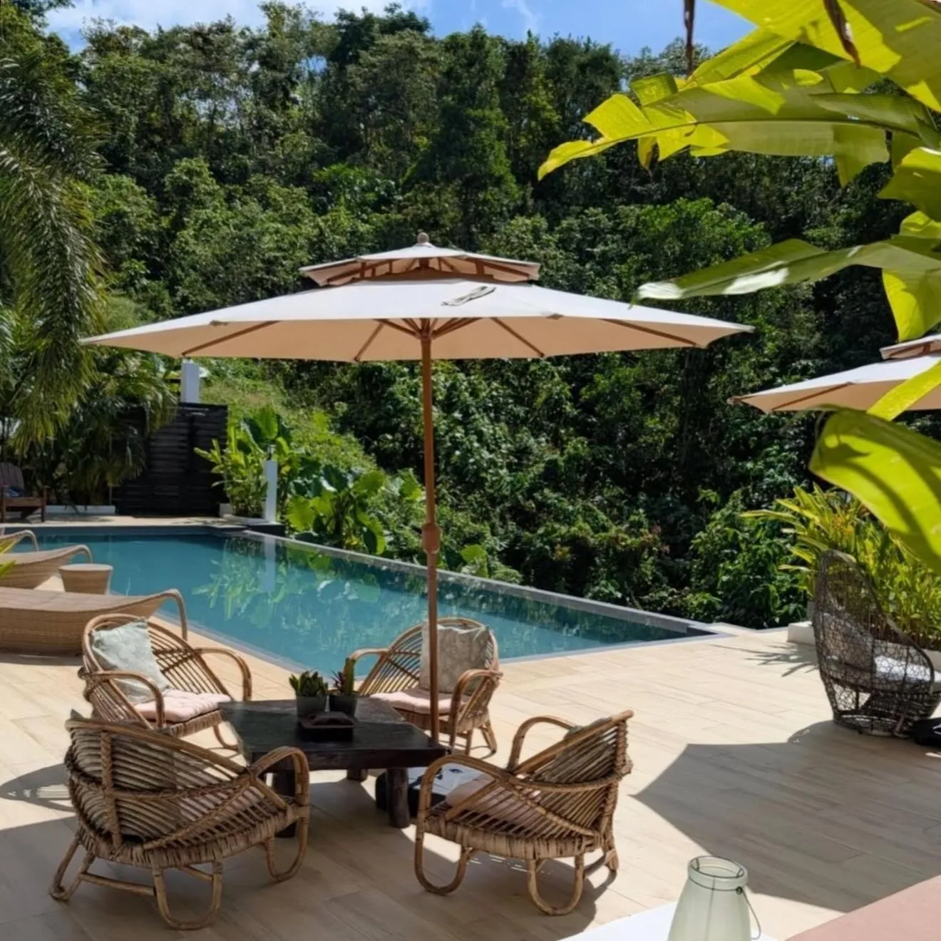 Swimming pool in Ahana Resort El Nido