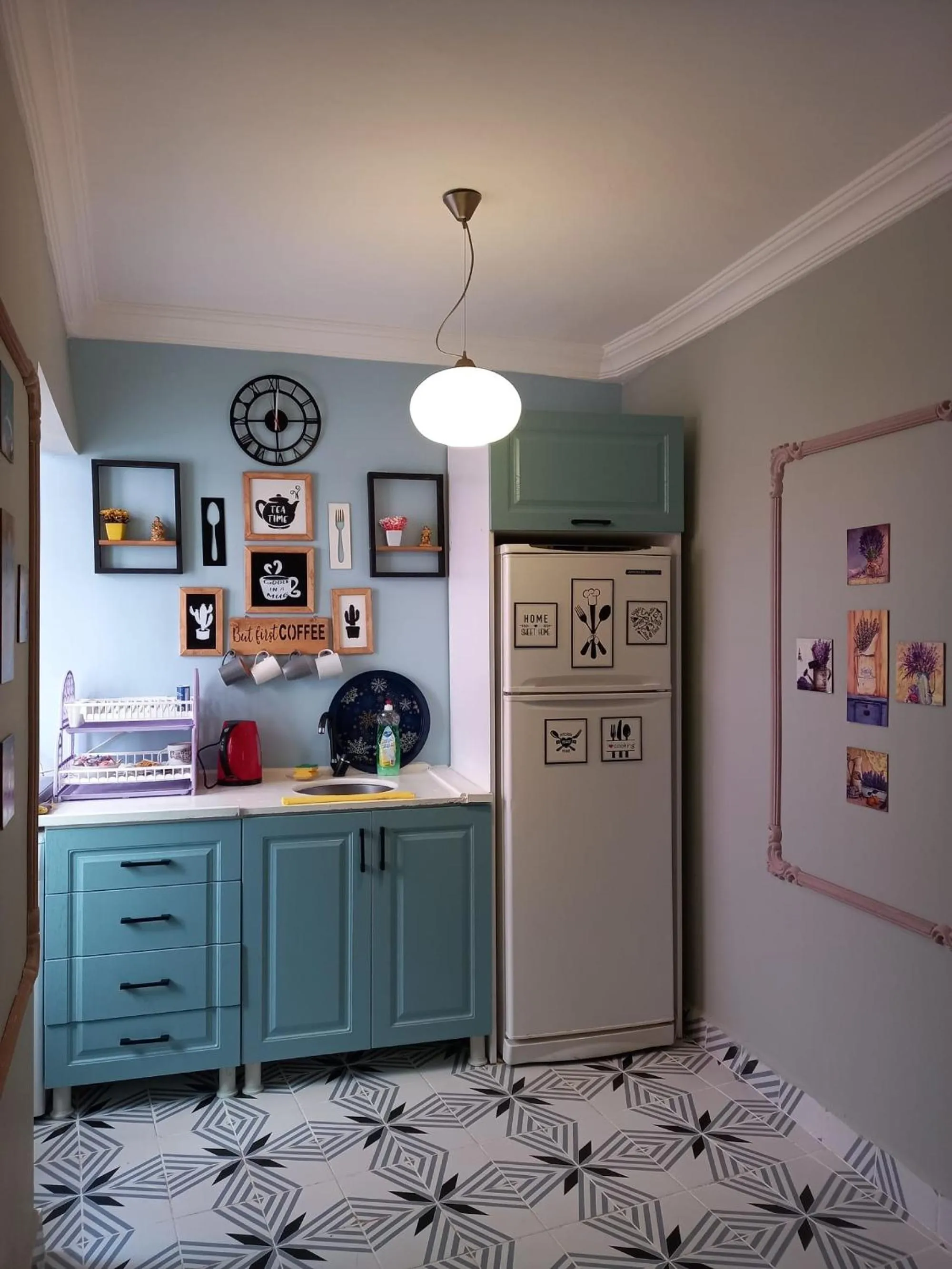 Coffee/tea facilities in Emirhan Guesthouse & Suites