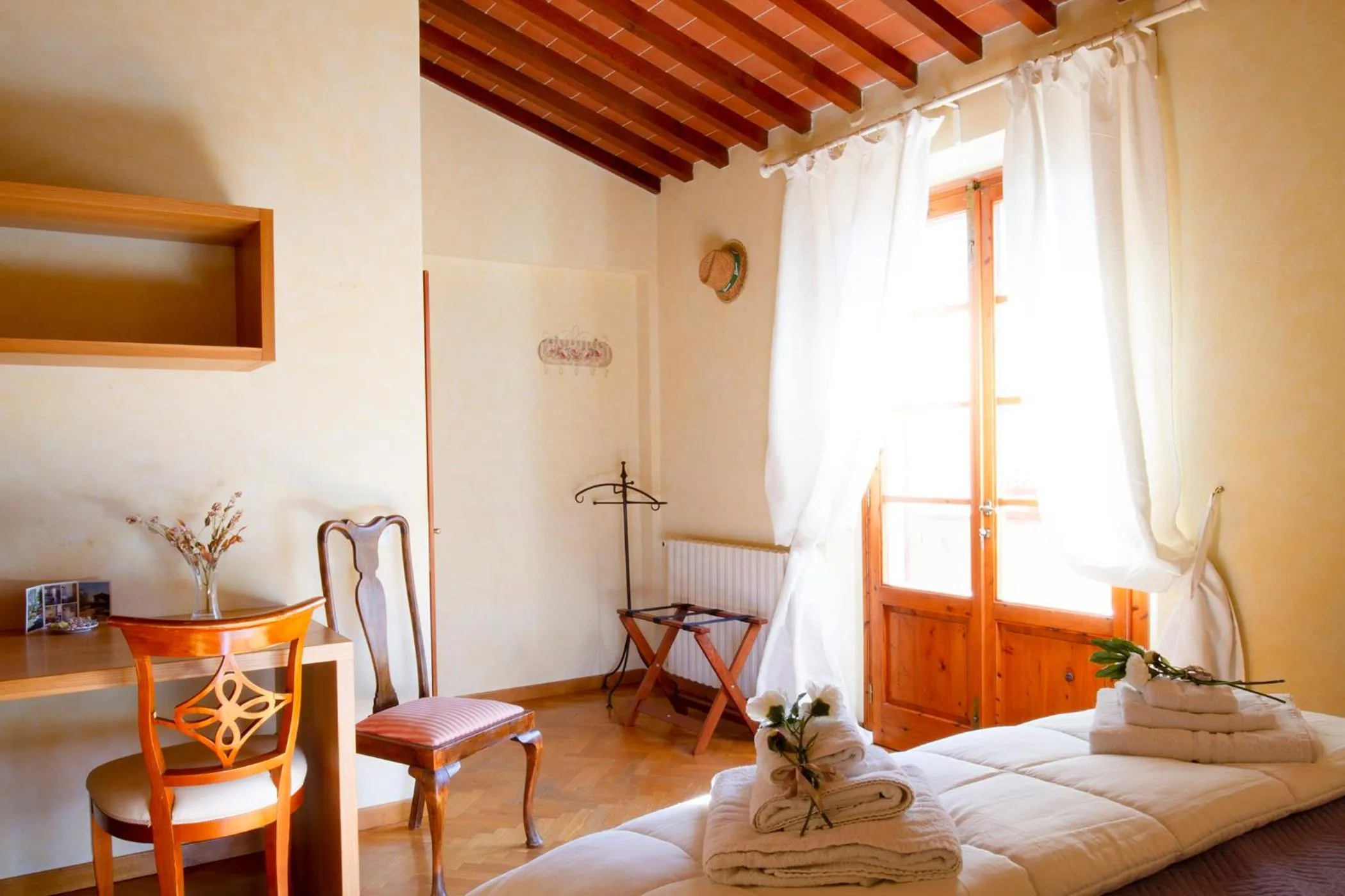 Bed in Rosso Del Chianti