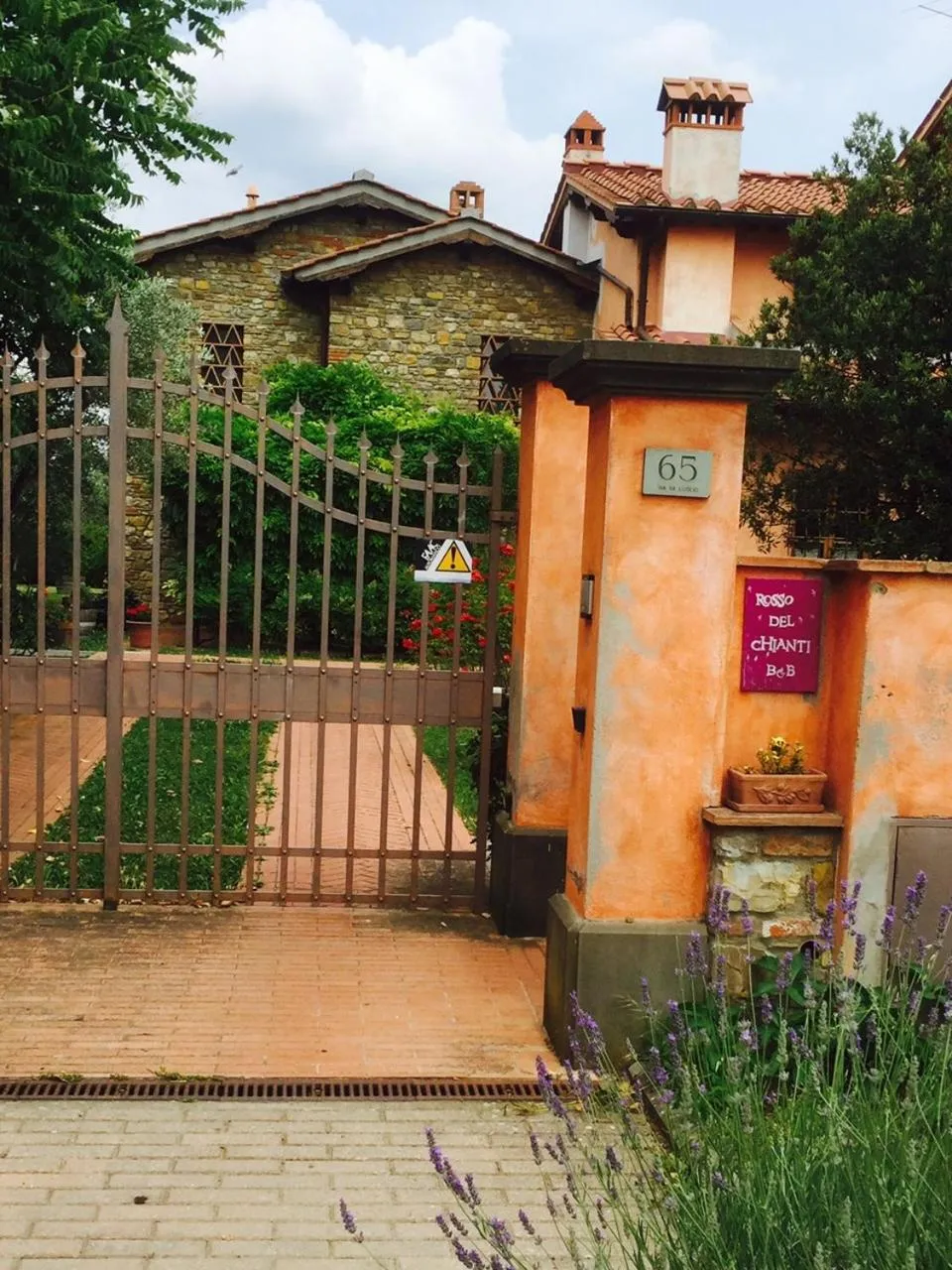 Facade/entrance in Rosso Del Chianti