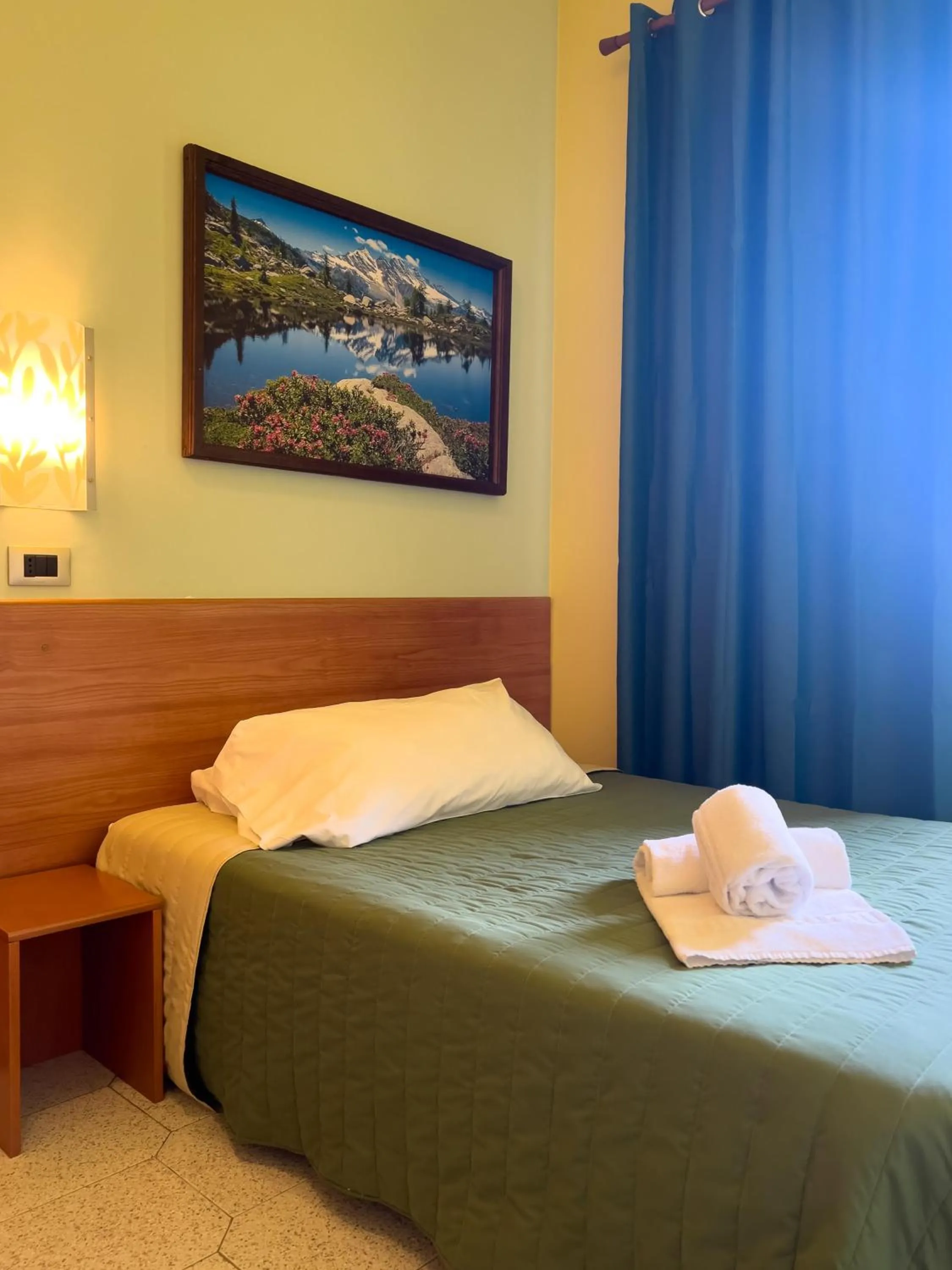 Bedroom, Bed in Hotel Erbaluce