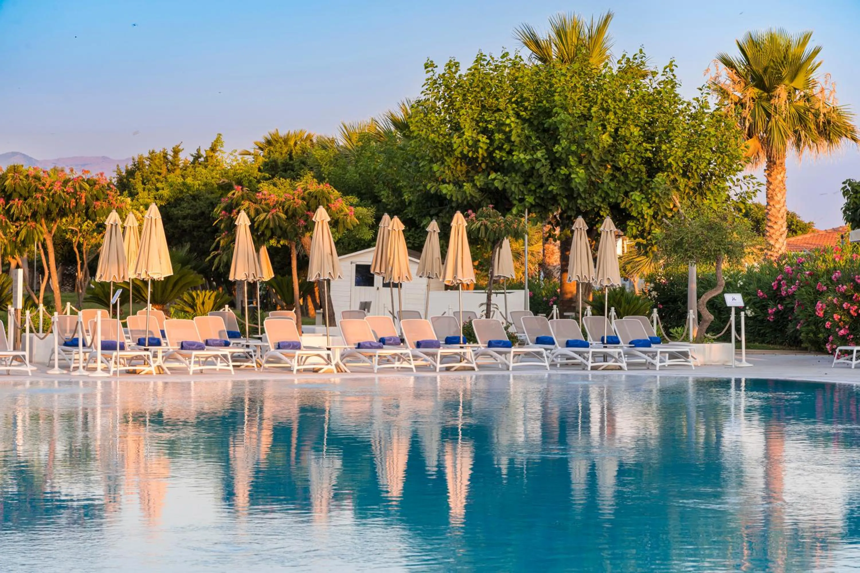Swimming pool in The Signature Level at Grand Palladium Sicilia Resort & Spa