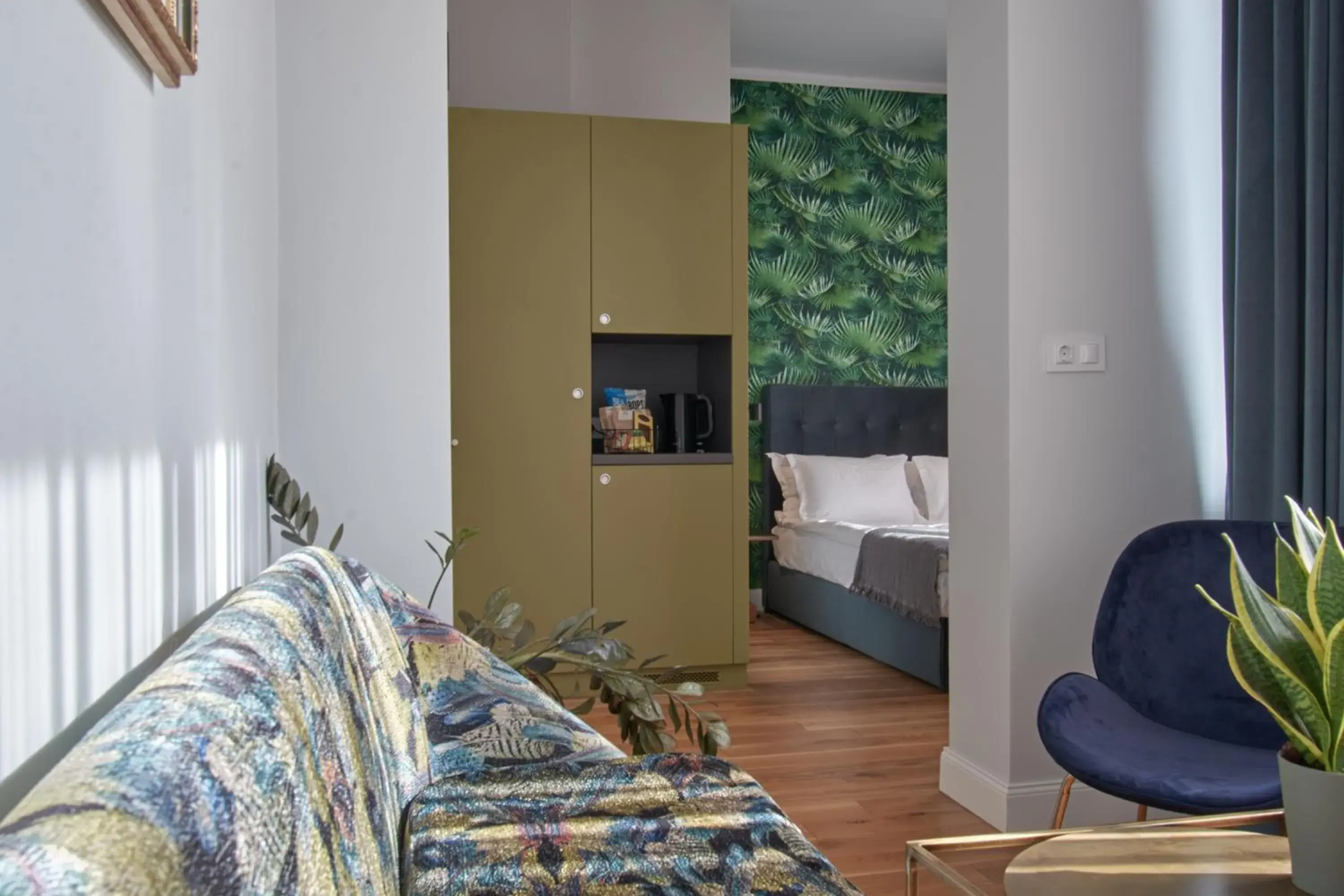 Deluxe Junior Suite in The Embassy Suites Deluxe Junior Suite in The Embassy Suites