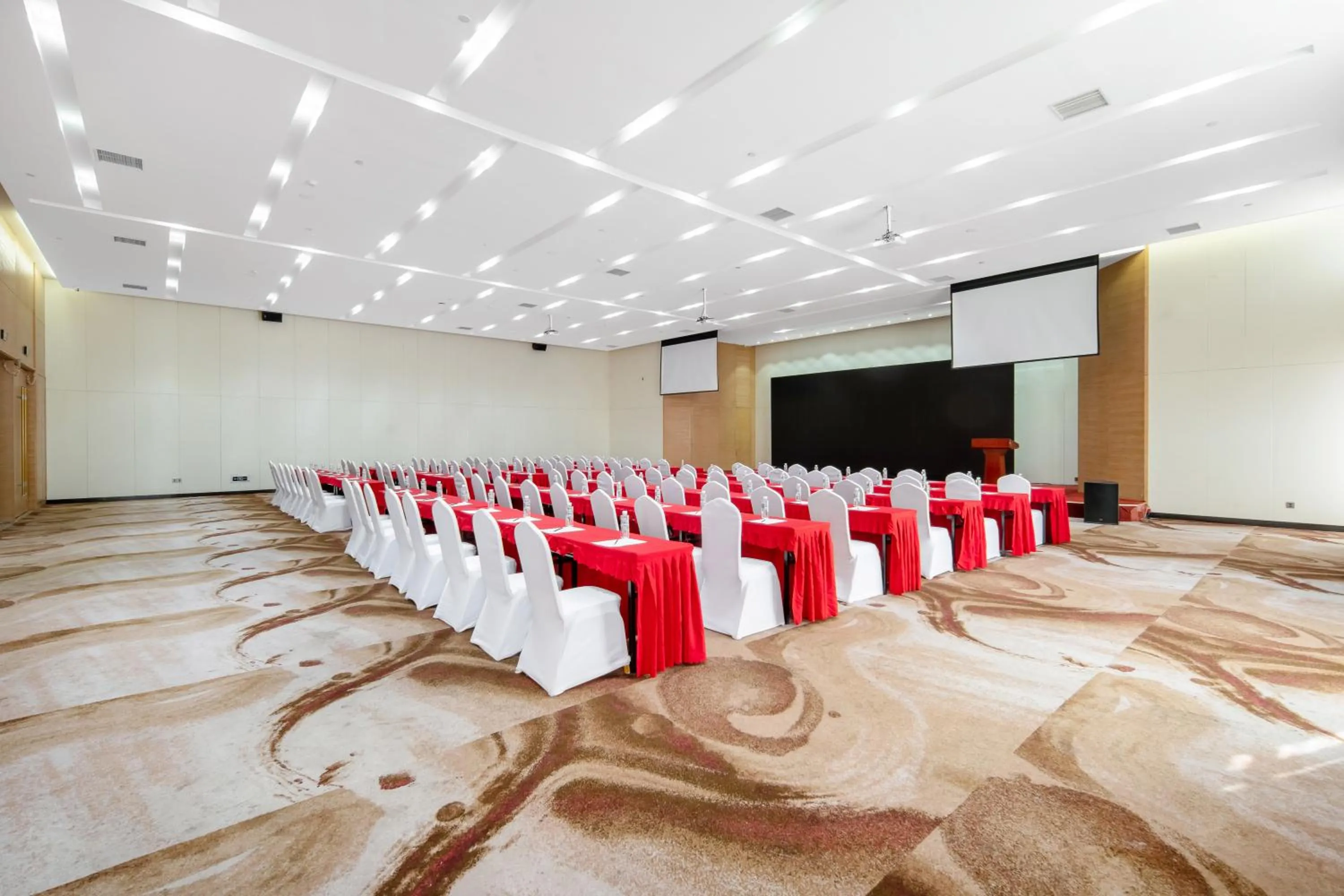 Meeting/conference room in Novotel Huashan