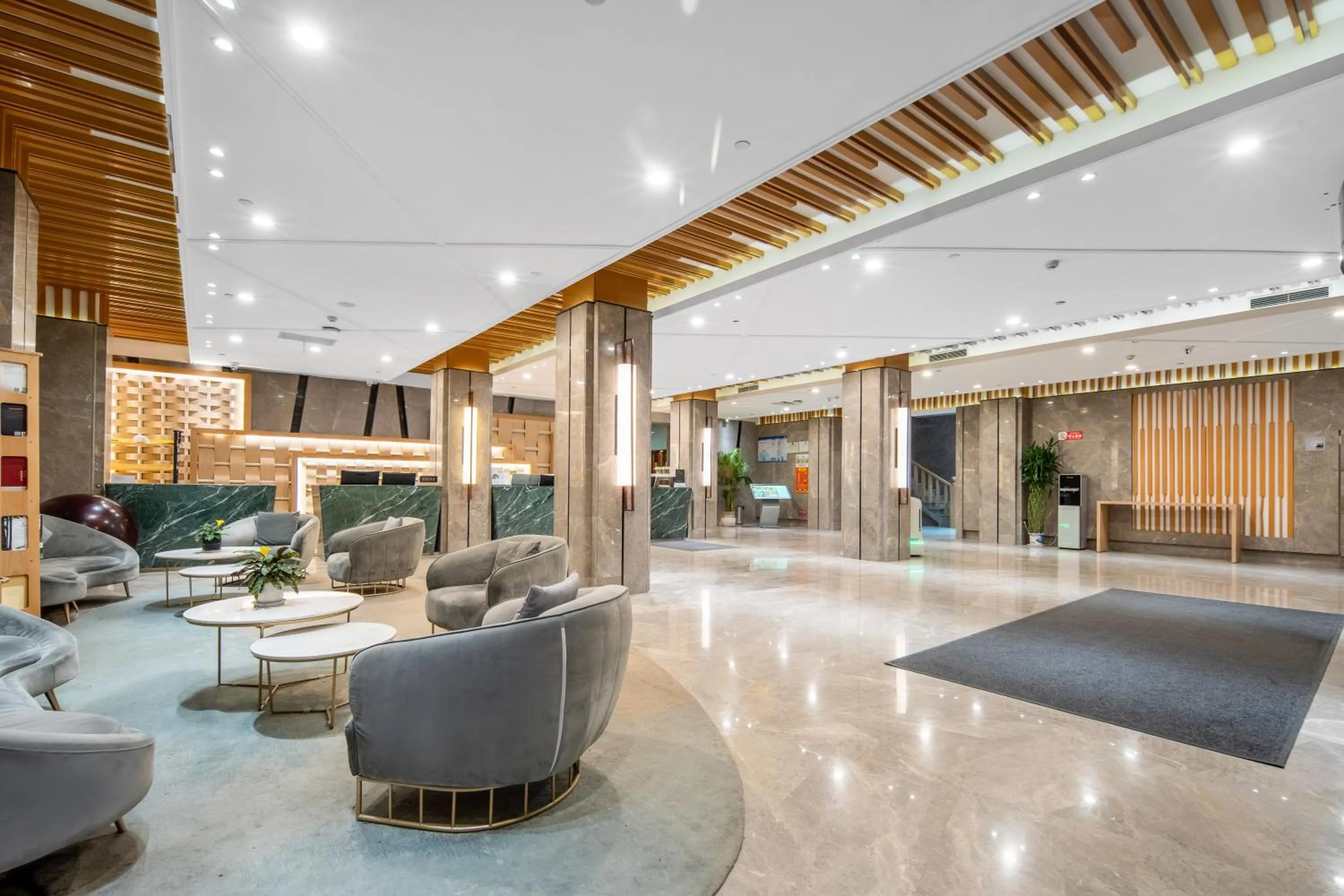 Lobby or reception in Novotel Huashan