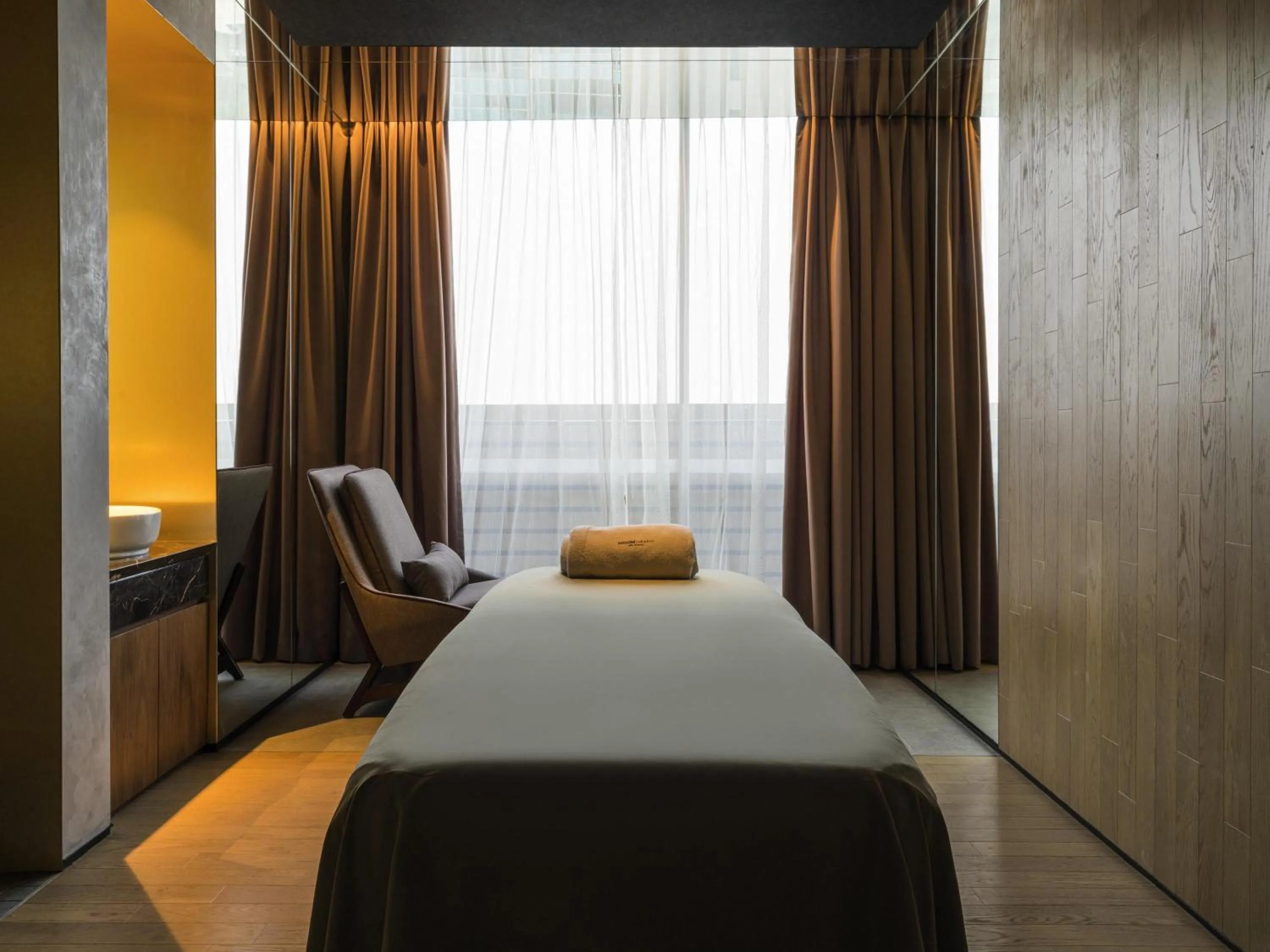 Spa and wellness centre/facilities, Bed in Swissôtel Jakarta PIK Avenue
