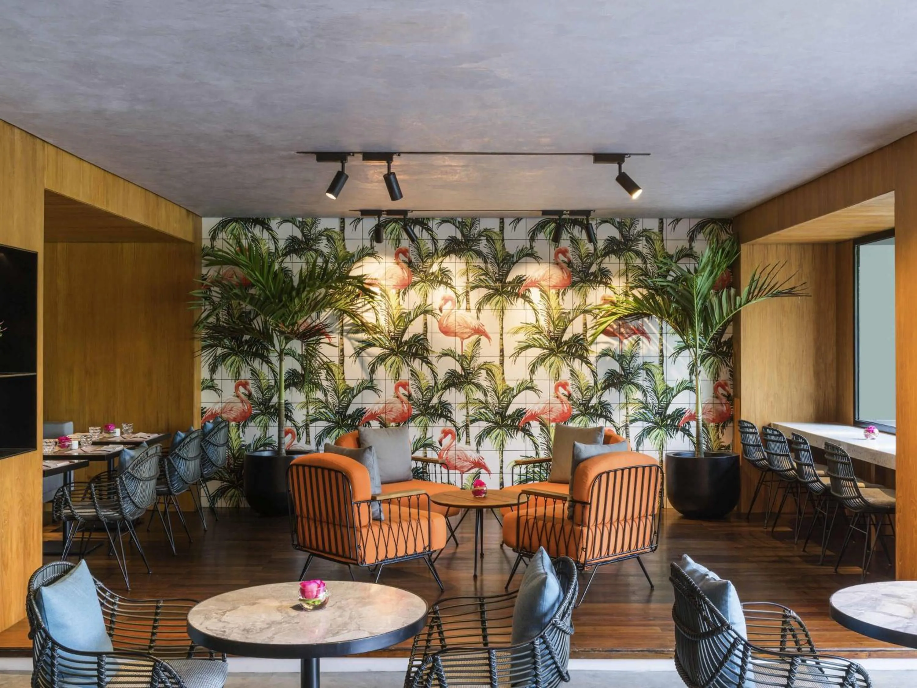 Lounge or bar in Swissôtel Jakarta PIK Avenue