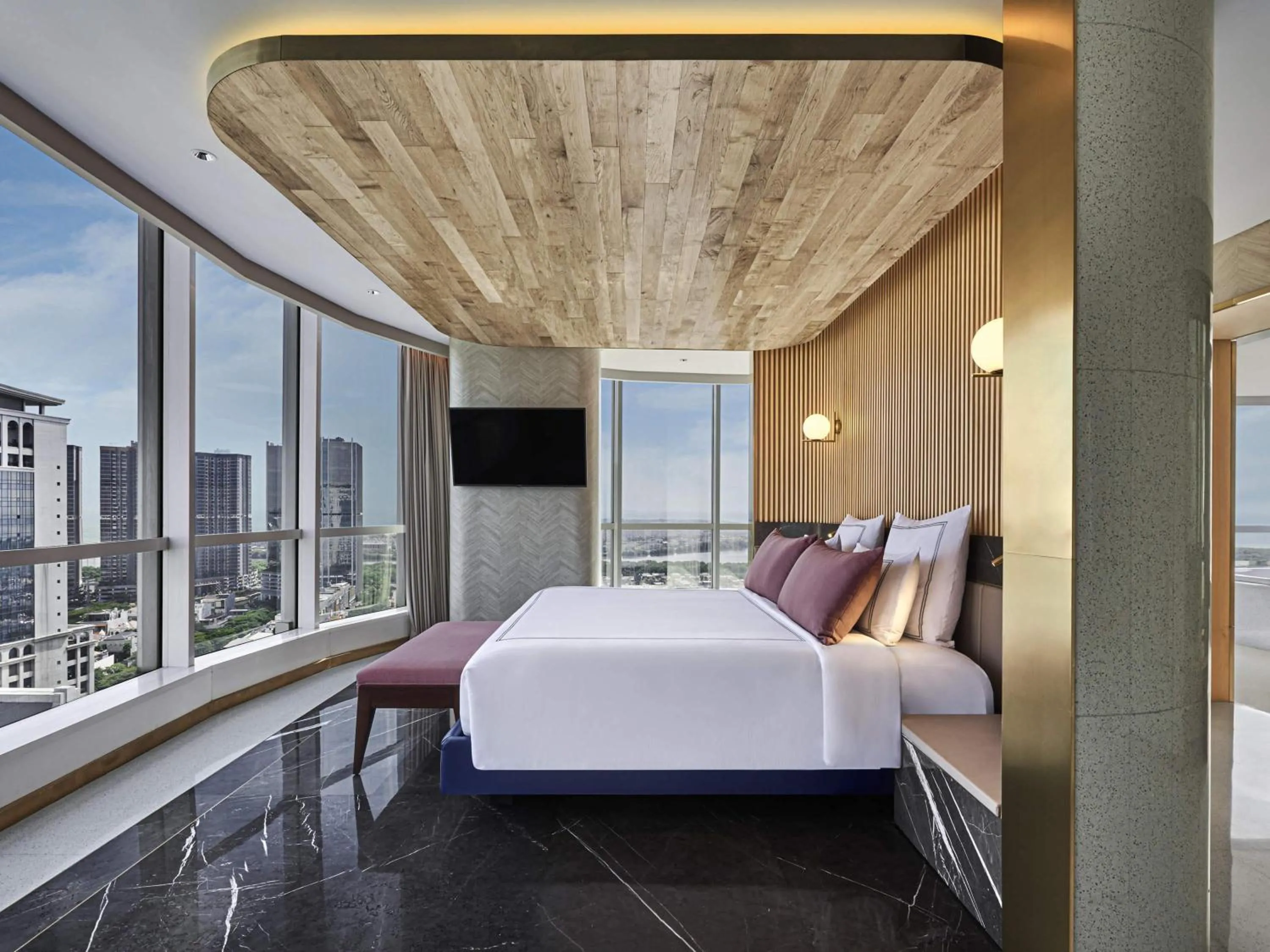 Bedroom, Bed in Swissôtel Jakarta PIK Avenue