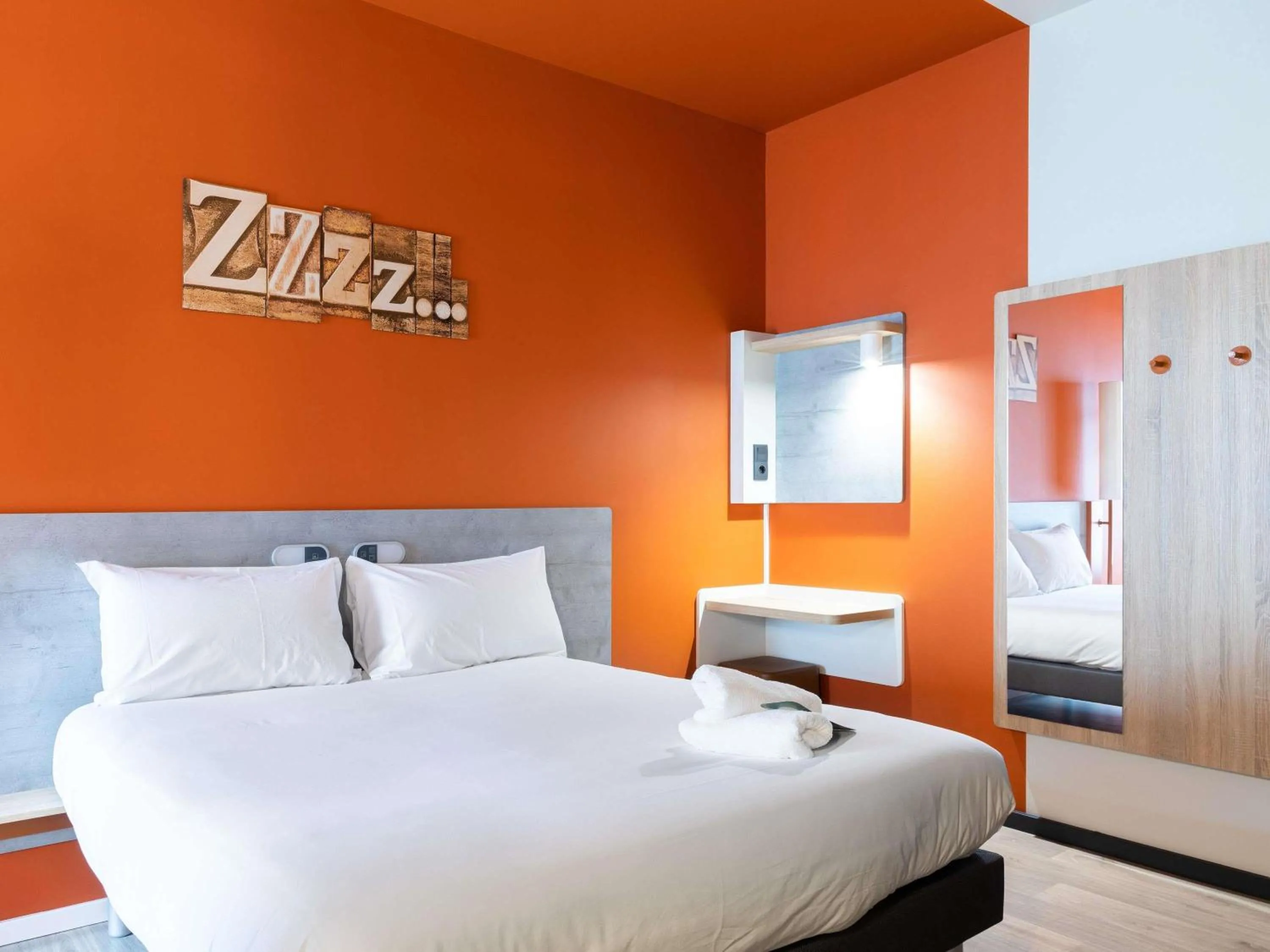 Bedroom, Bed in Ibis Budget Bilbao City
