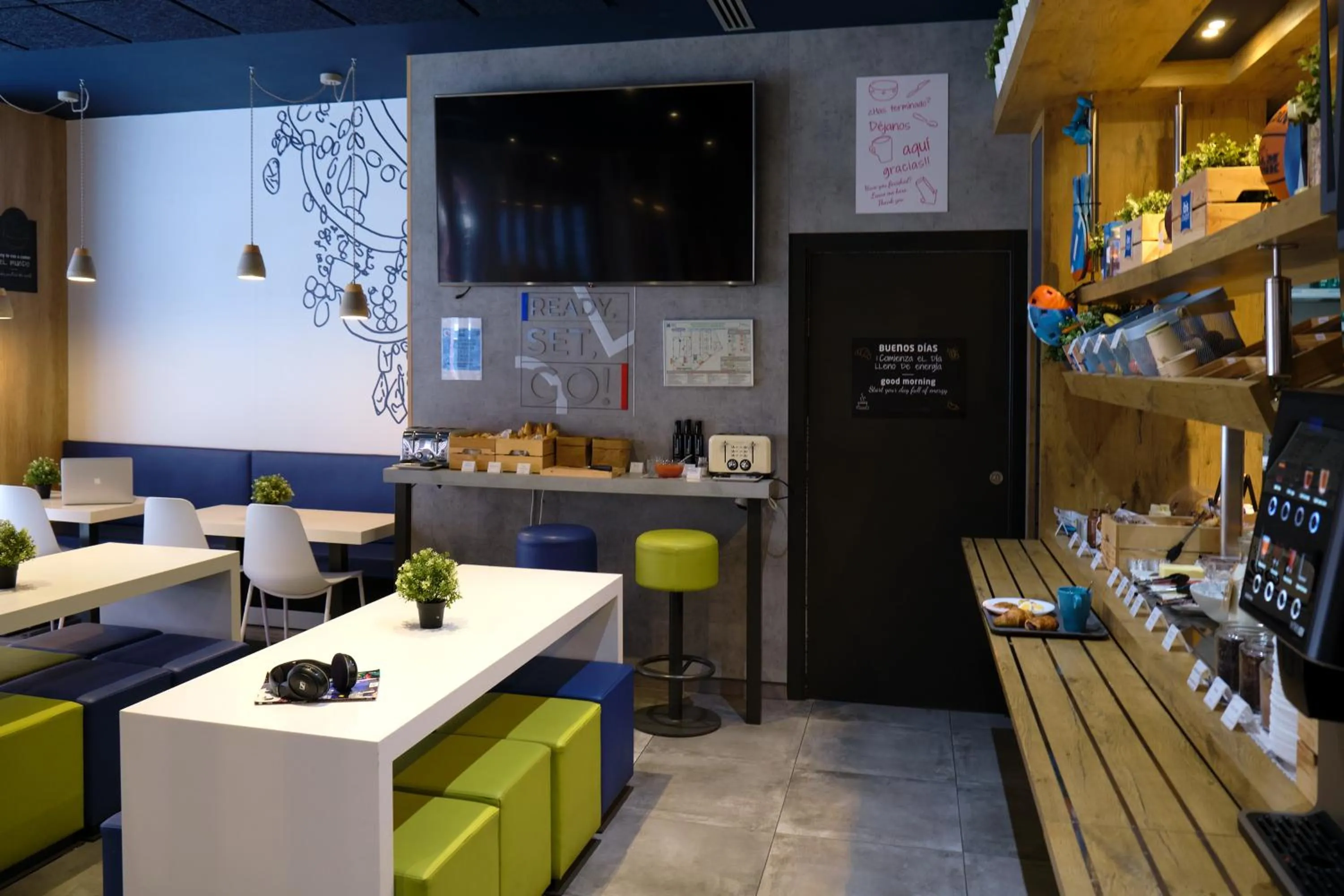 Buffet breakfast in Ibis Budget Bilbao City