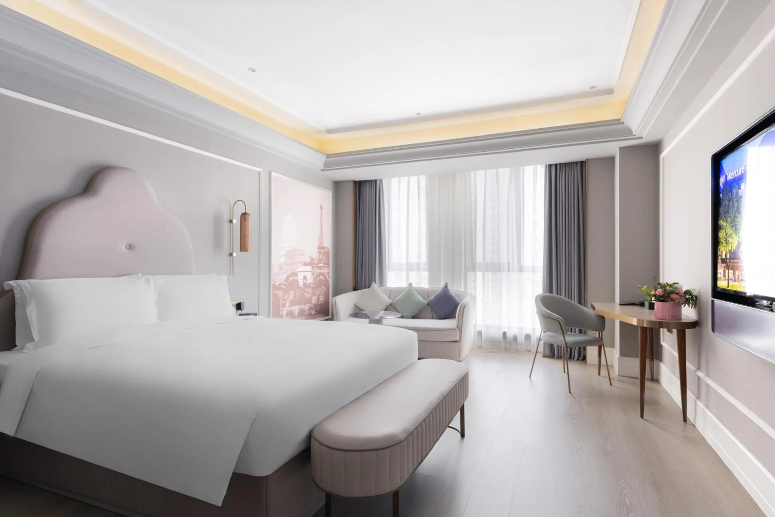 Photo of the whole room, Bed in Mercure Xian North