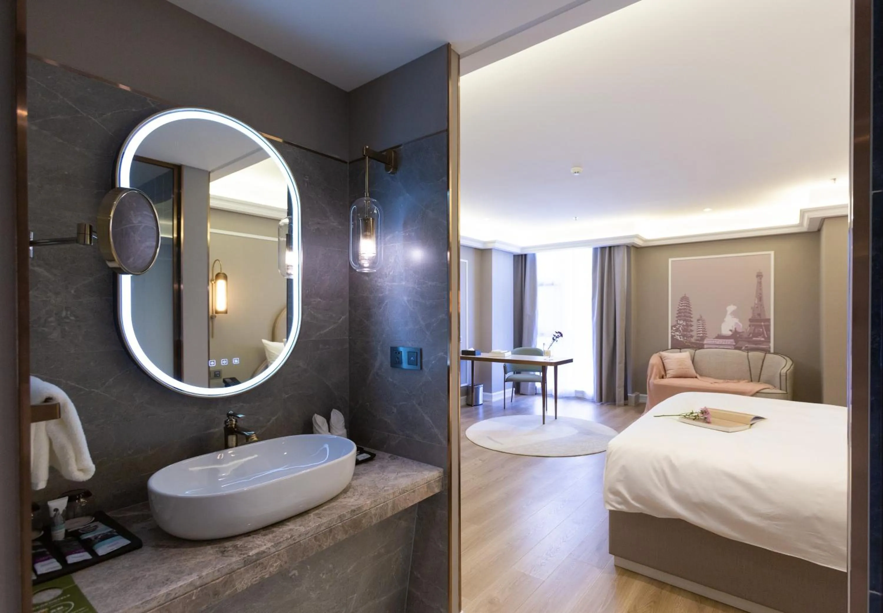 Bathroom, Bed in Mercure Taiyuan E Tech