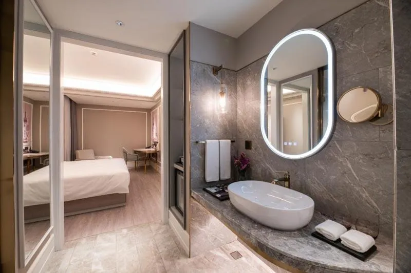 Bed in Mercure Shanghai Xujiahui South