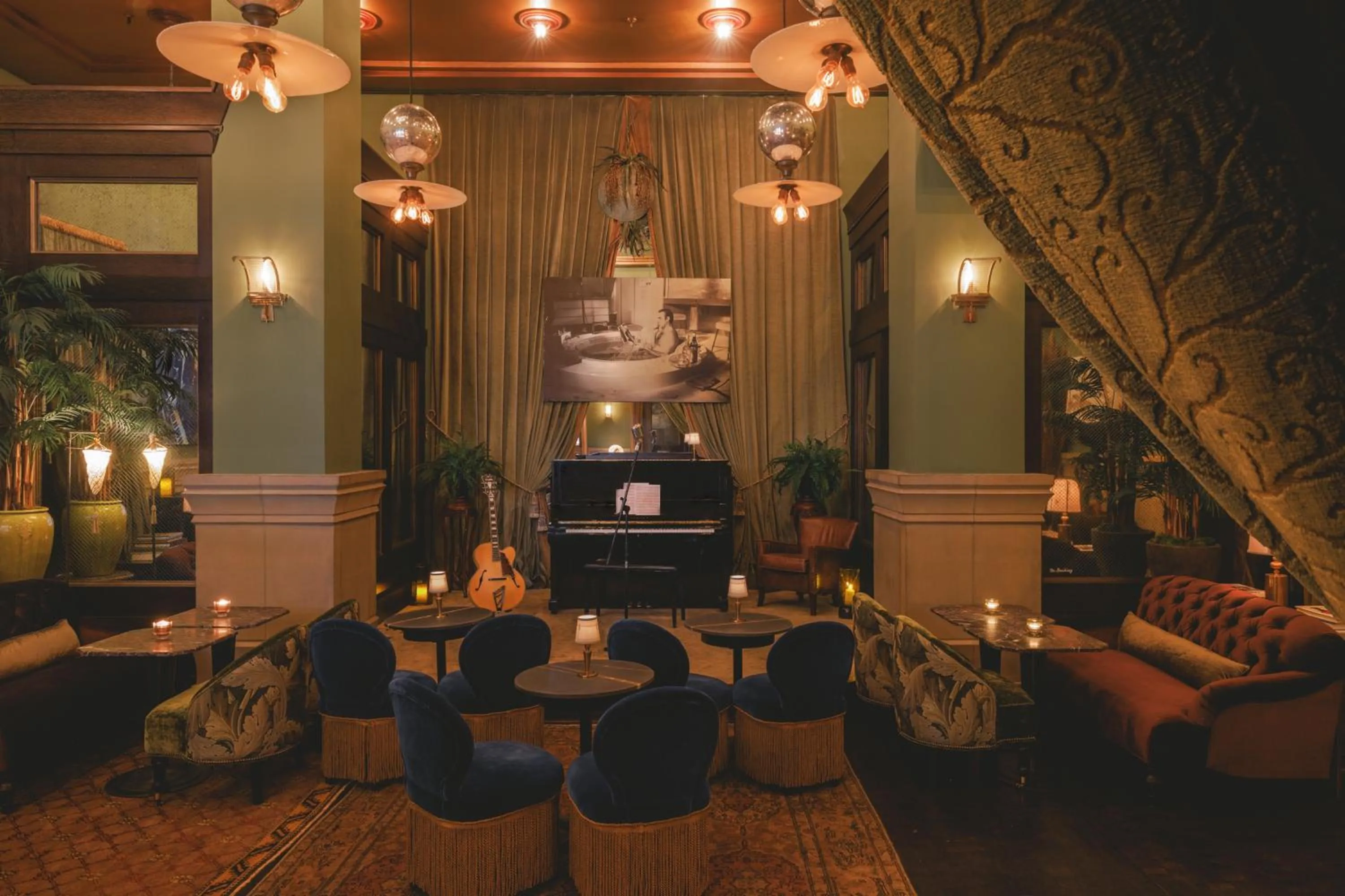 Restaurant/places to eat in Soho Grand Hotel