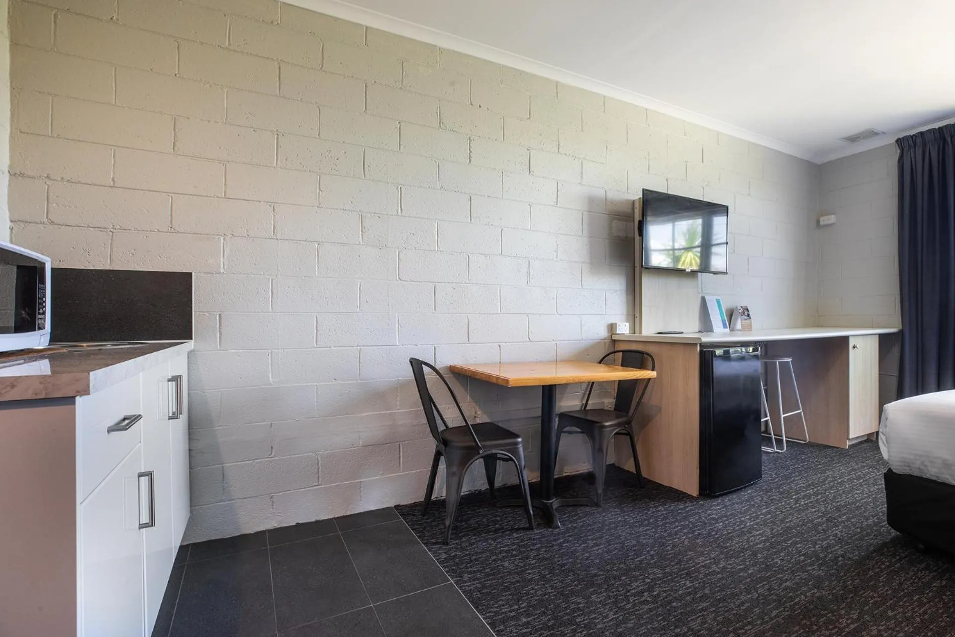 Dining area in The Mulgrave Motel