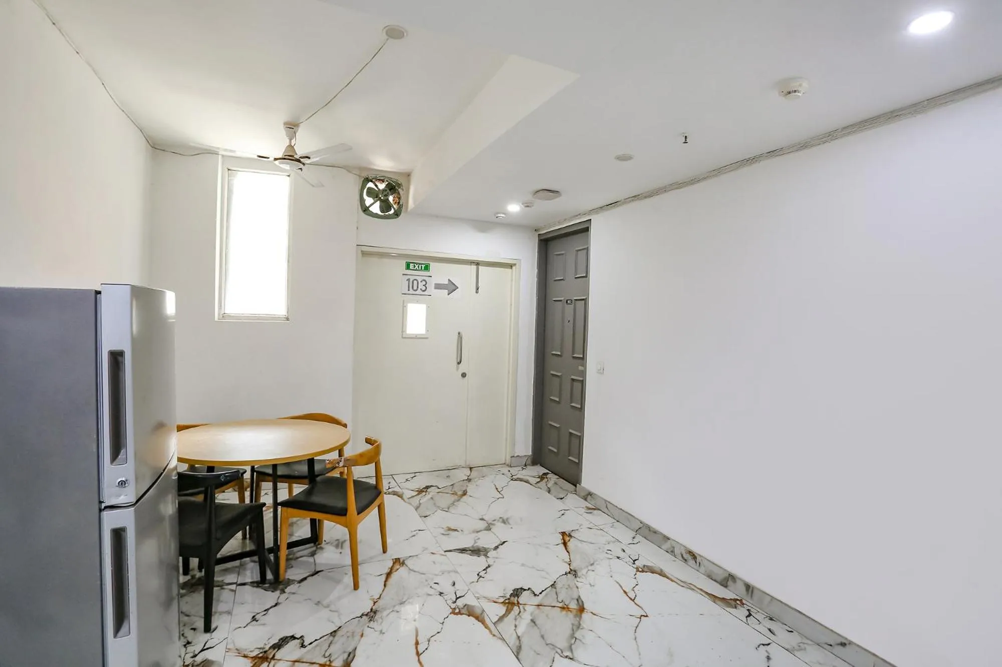 Dining area in FabHotel Vat