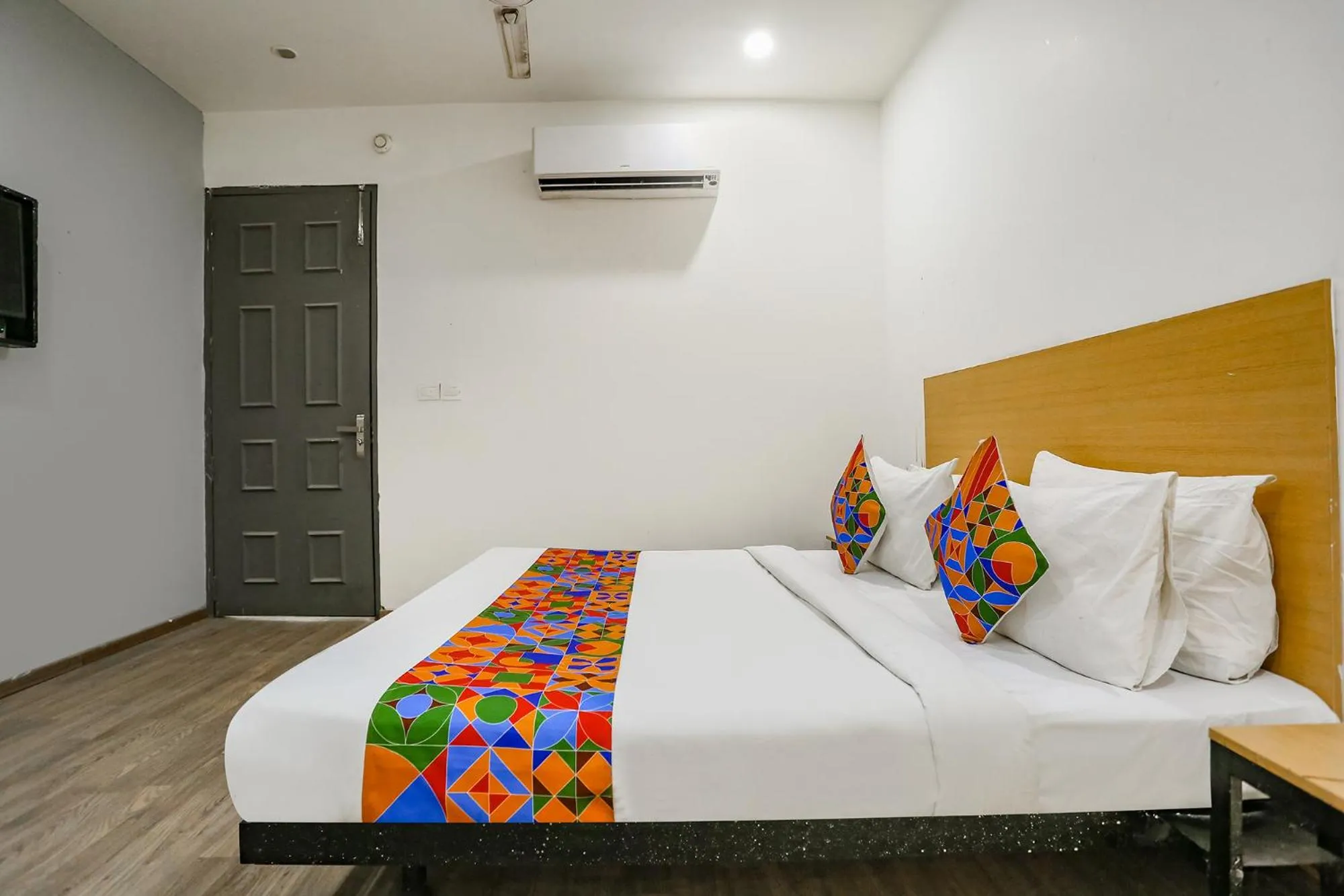 Photo of the whole room, Bed in FabHotel Vat