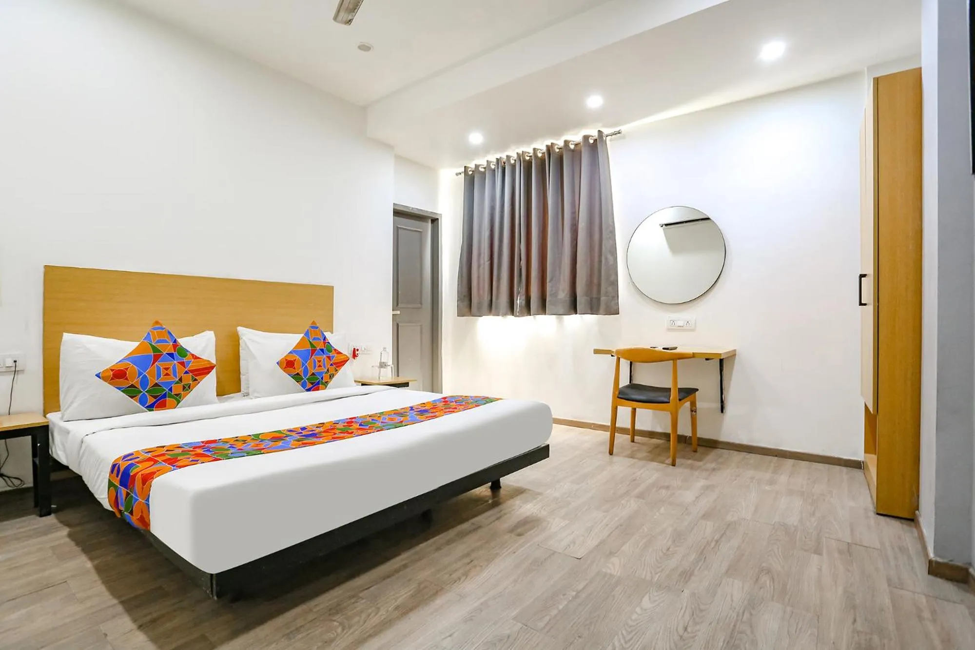 Living room, Bed in FabHotel Vat