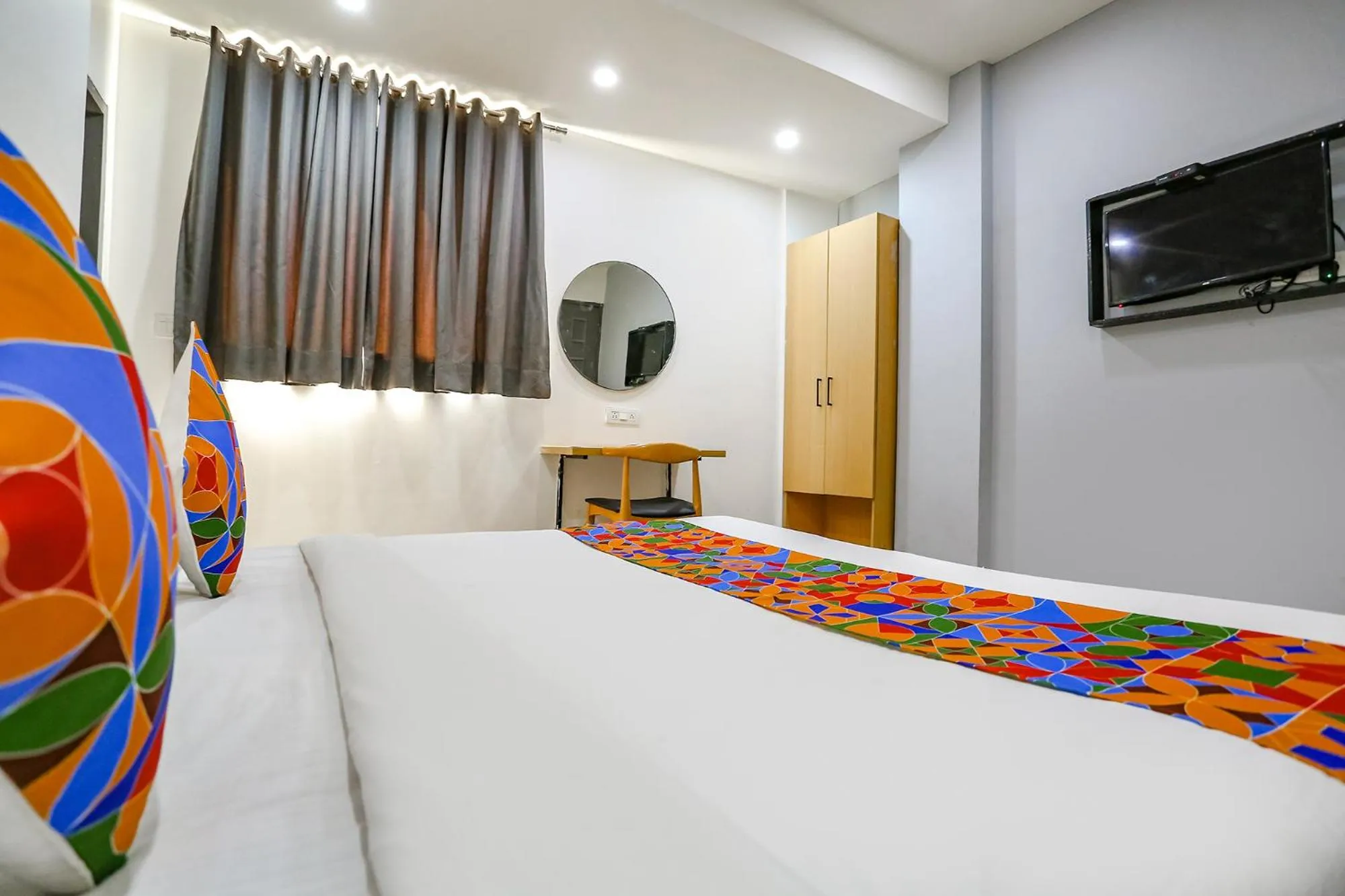 Communal lounge/ TV room, Bed in FabHotel Vat