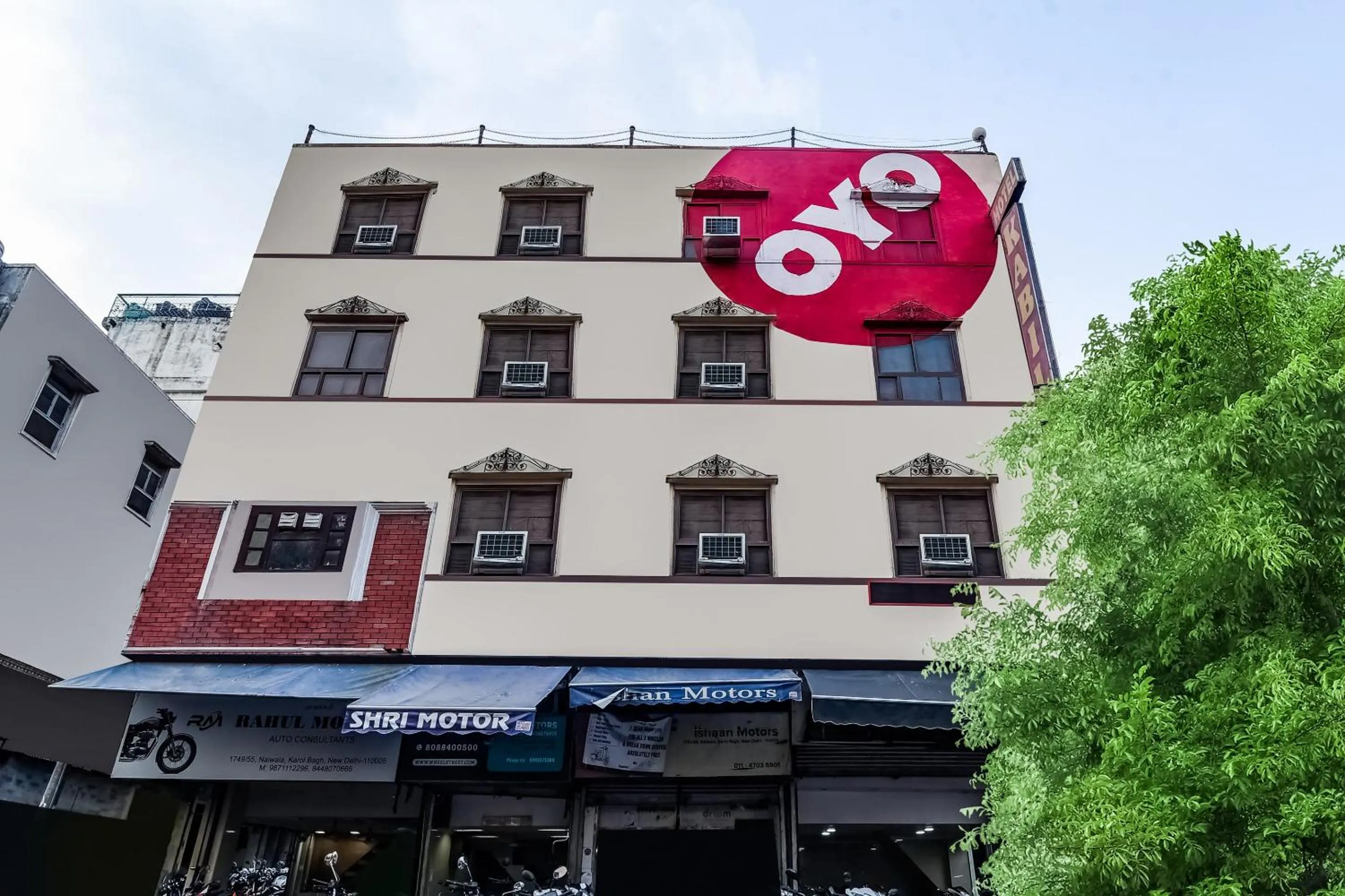 Facade/entrance in SPOT ON Hotel Kabila