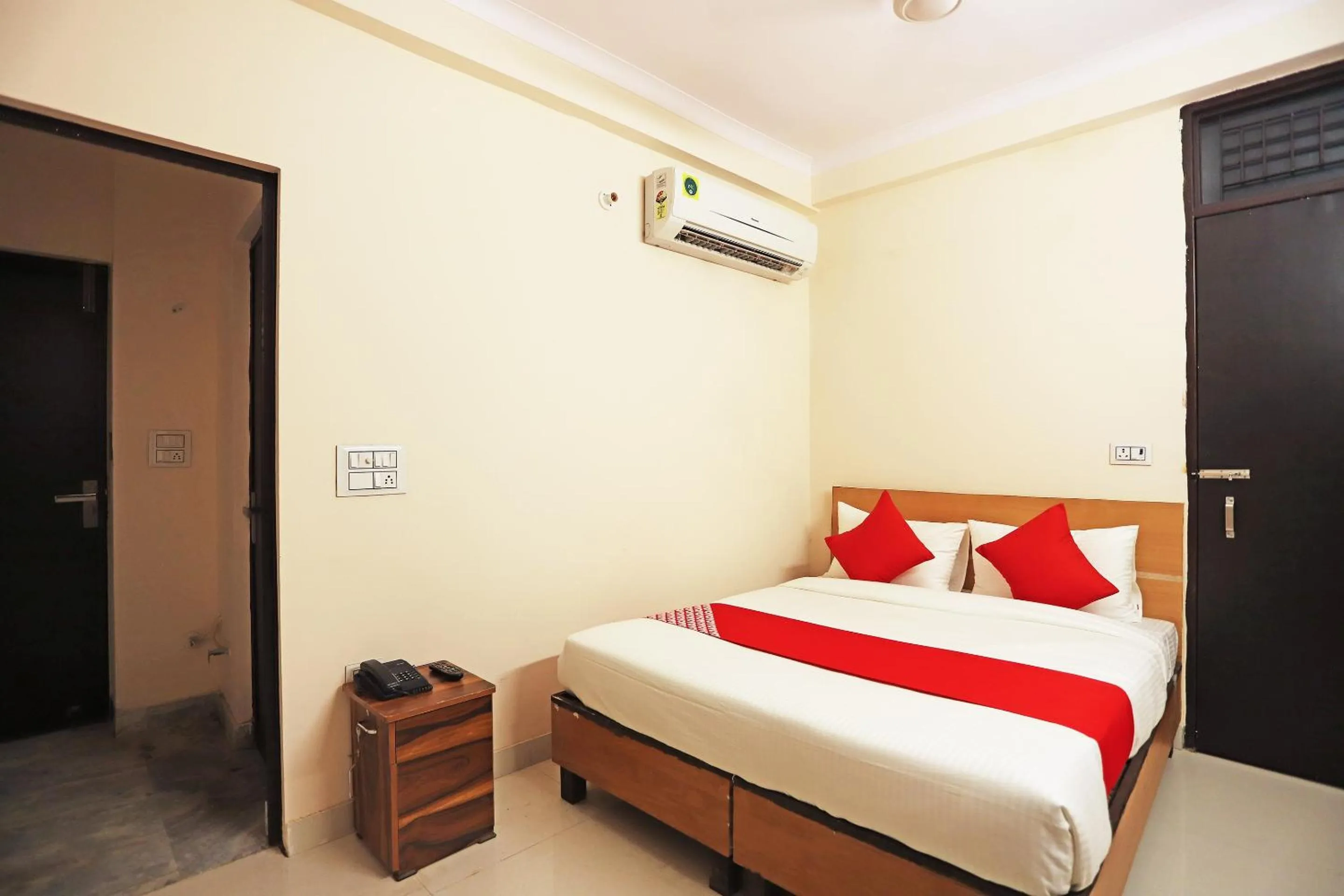 Bedroom, Bed in Hotel O Lal Residency