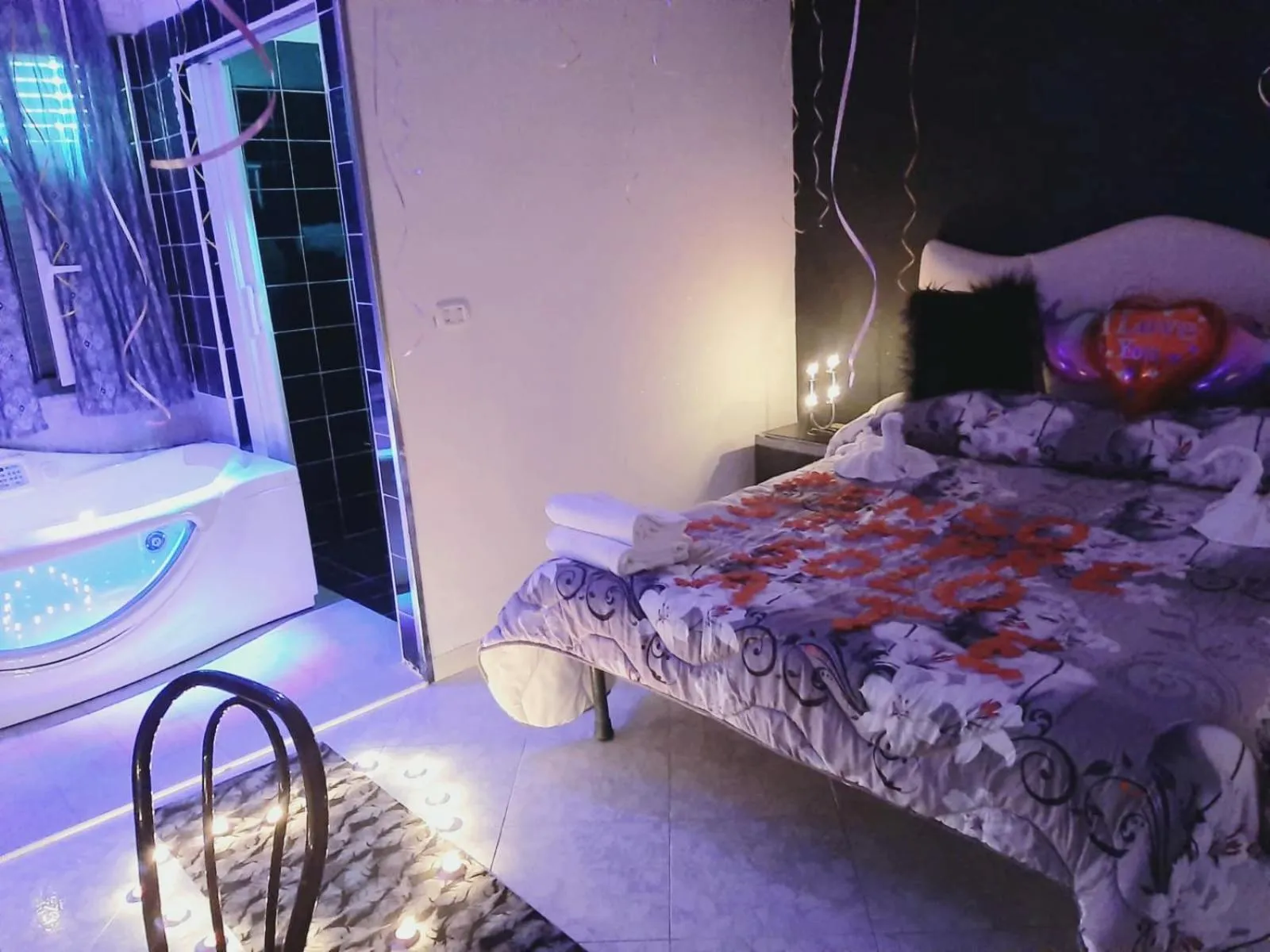 Bed in Hotel Napoleon-Cuore