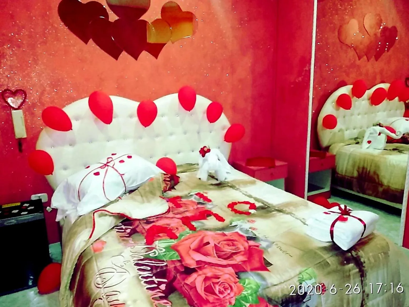 Bed in Hotel Napoleon-Cuore