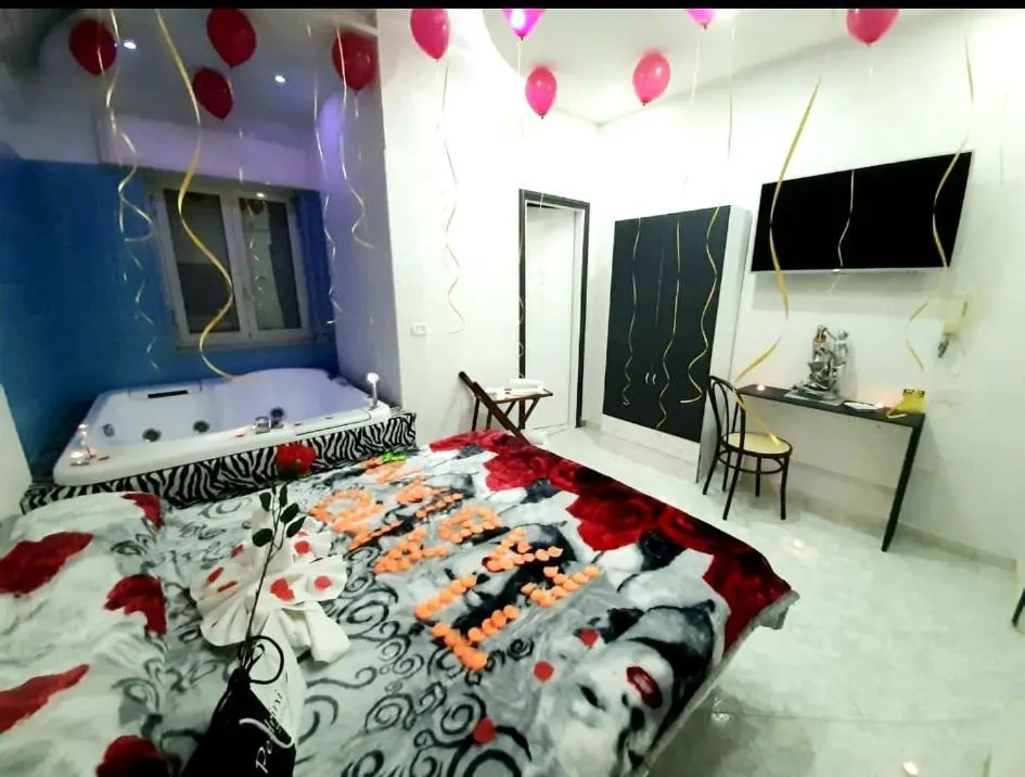 Bed in Hotel Napoleon-Cuore