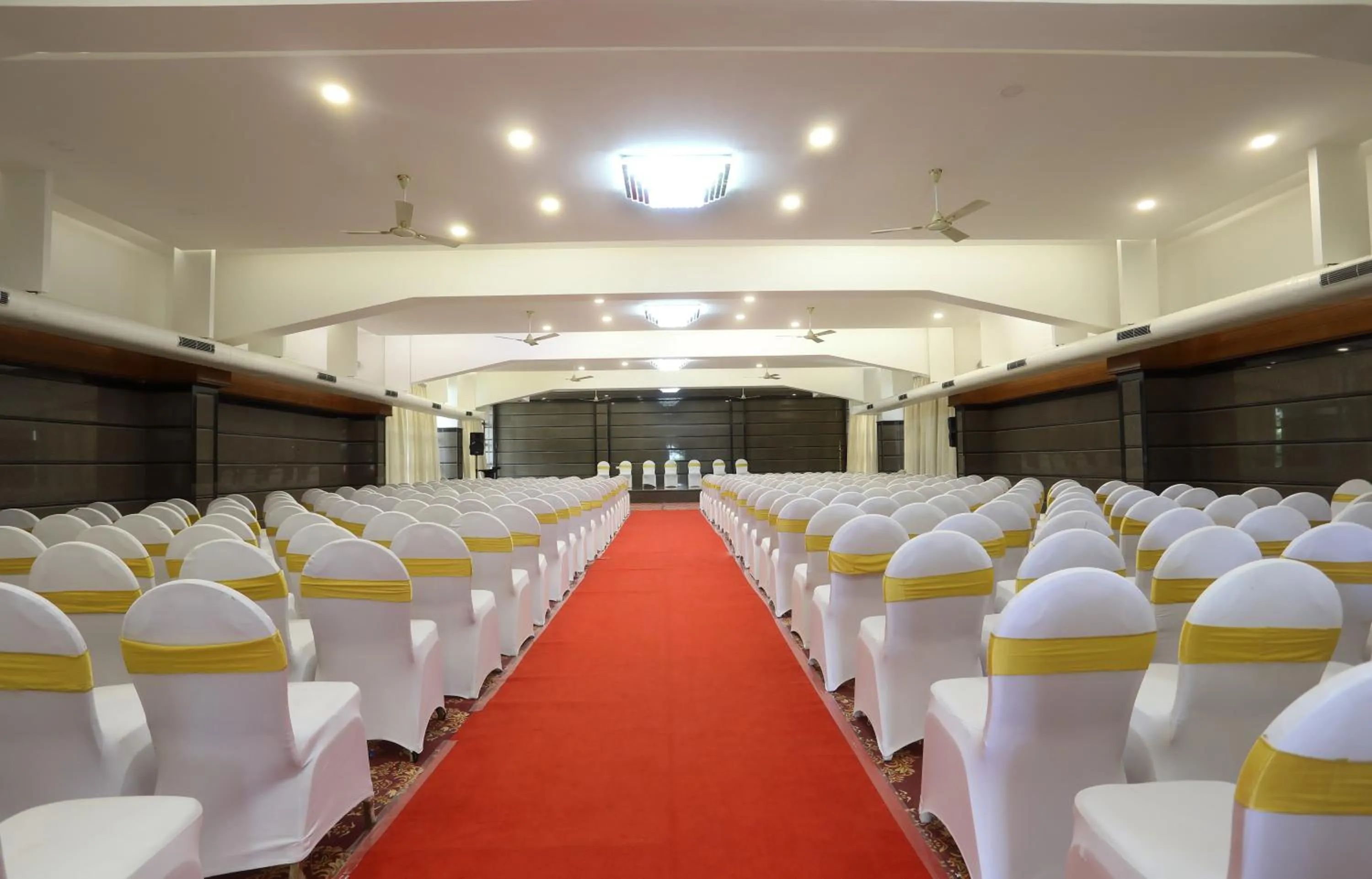 Banquet/Function facilities in Holiday Valley Hotels And Resorts