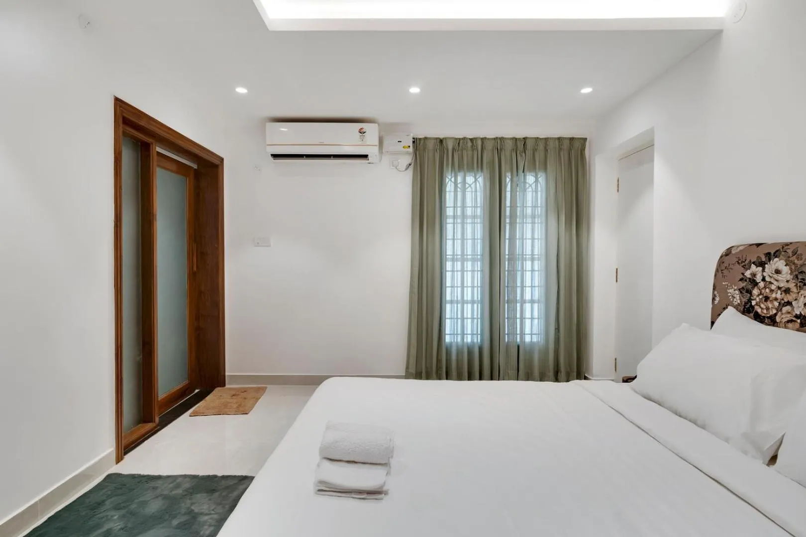 Bed in Holiday Valley Hotels And Resorts