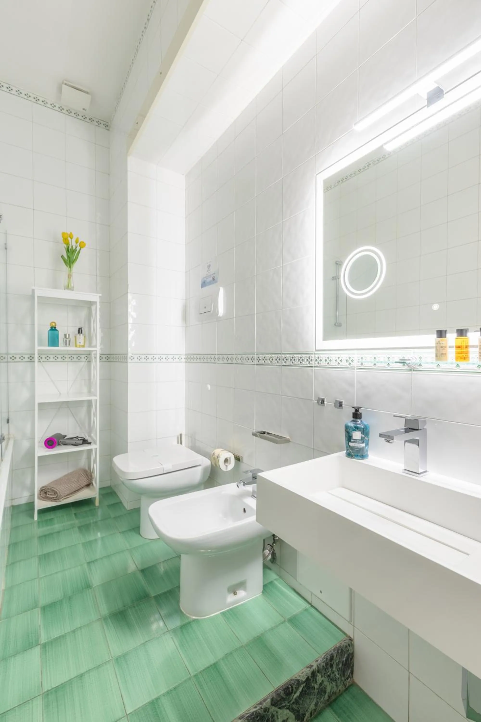 Bathroom in NapoliCentro Mare - Sea View Rooms & Suites