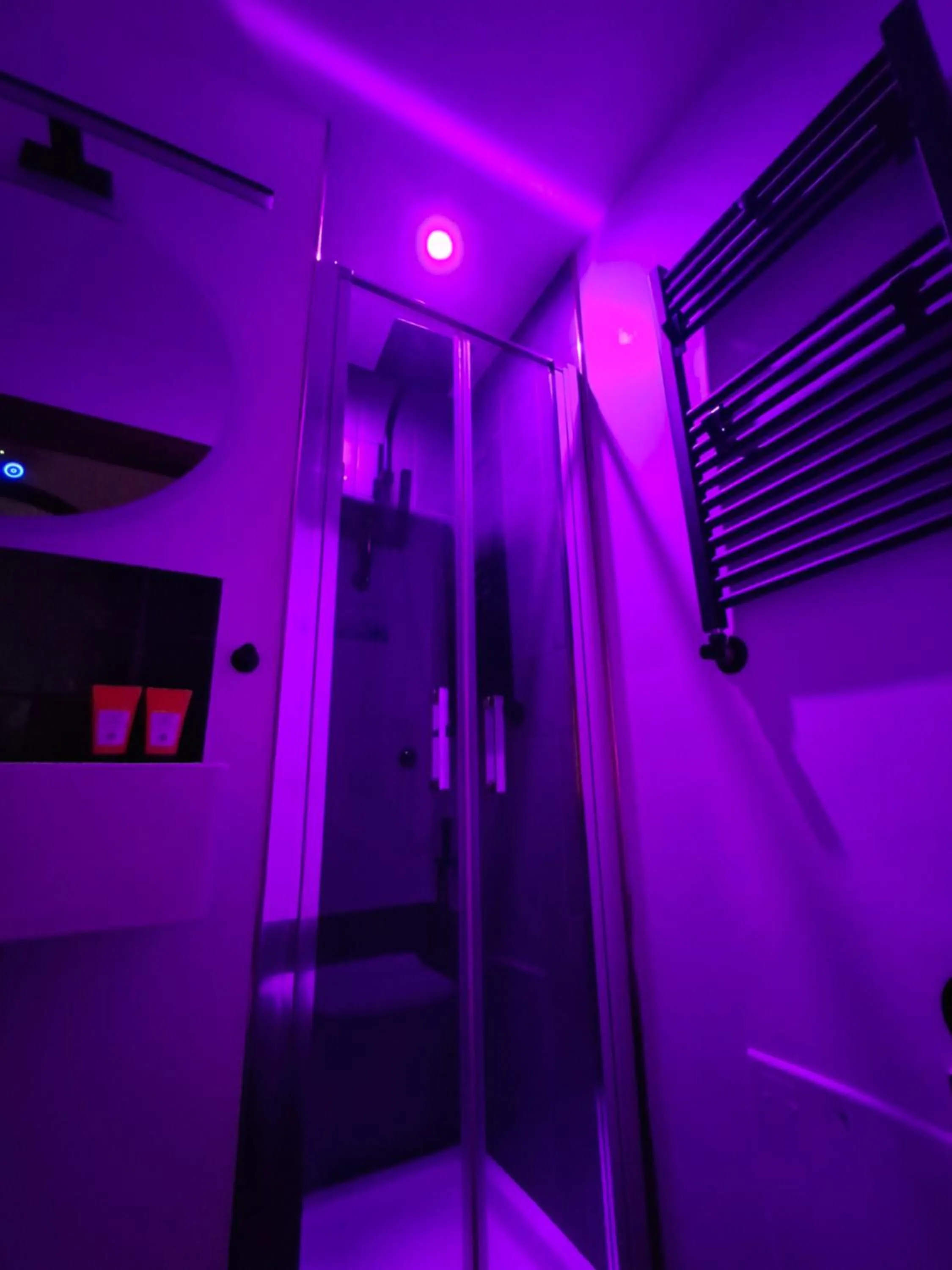 Shower in NapoliCentro Mare - Sea View Rooms & Suites