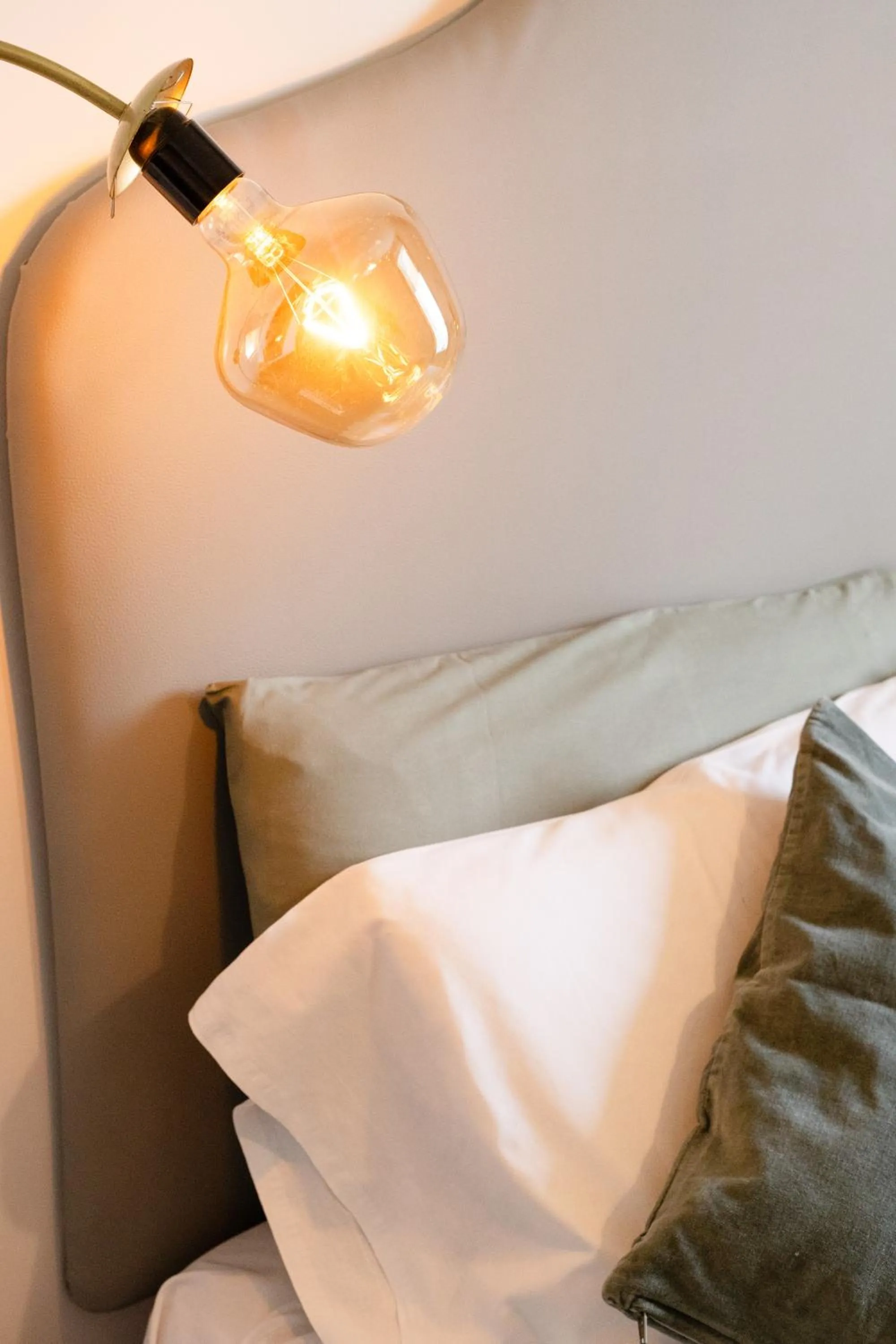 Decorative detail, Bed in NapoliCentro Mare - Sea View Rooms & Suites