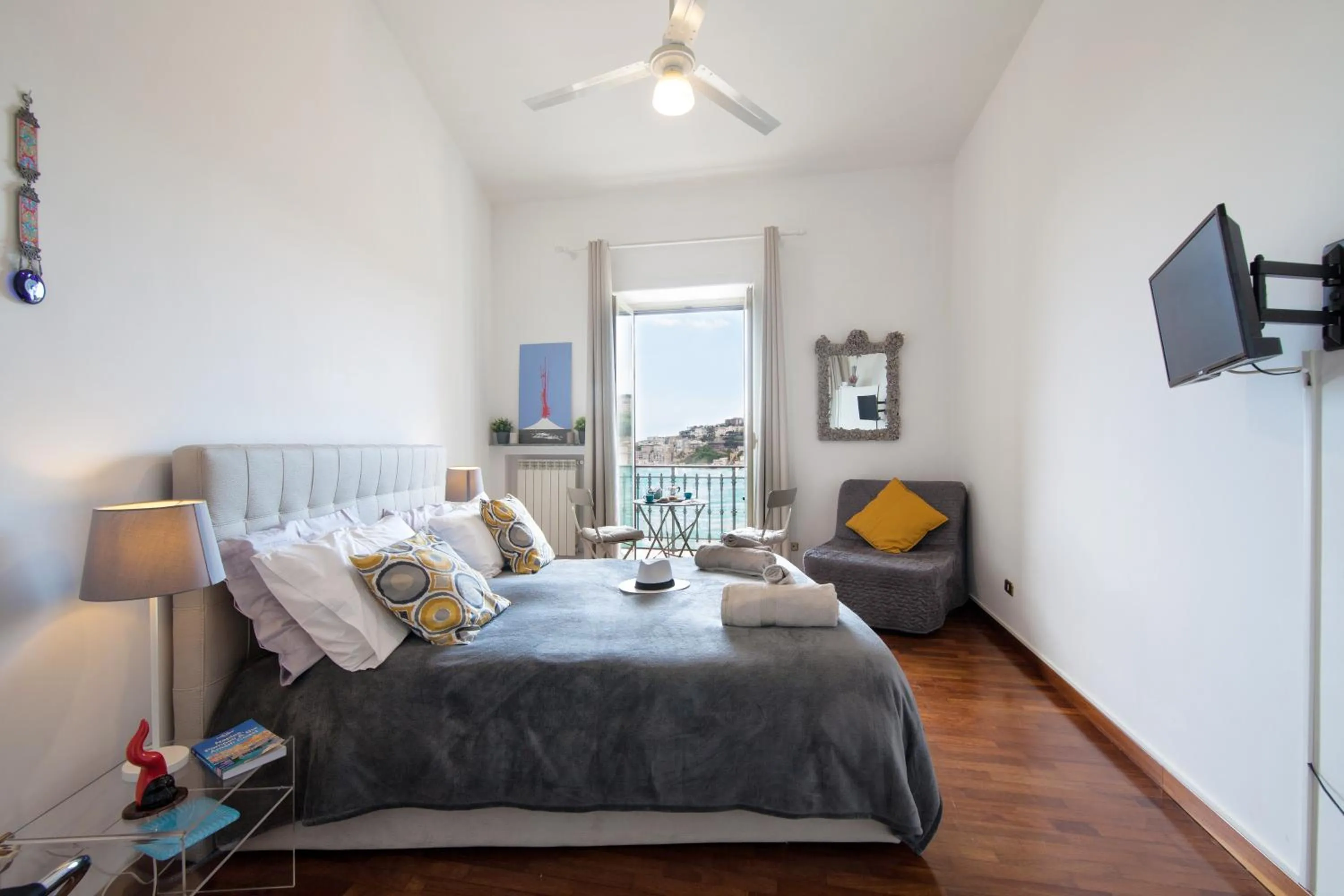 Bedroom, Bed in NapoliCentro Mare - Sea View Rooms & Suites