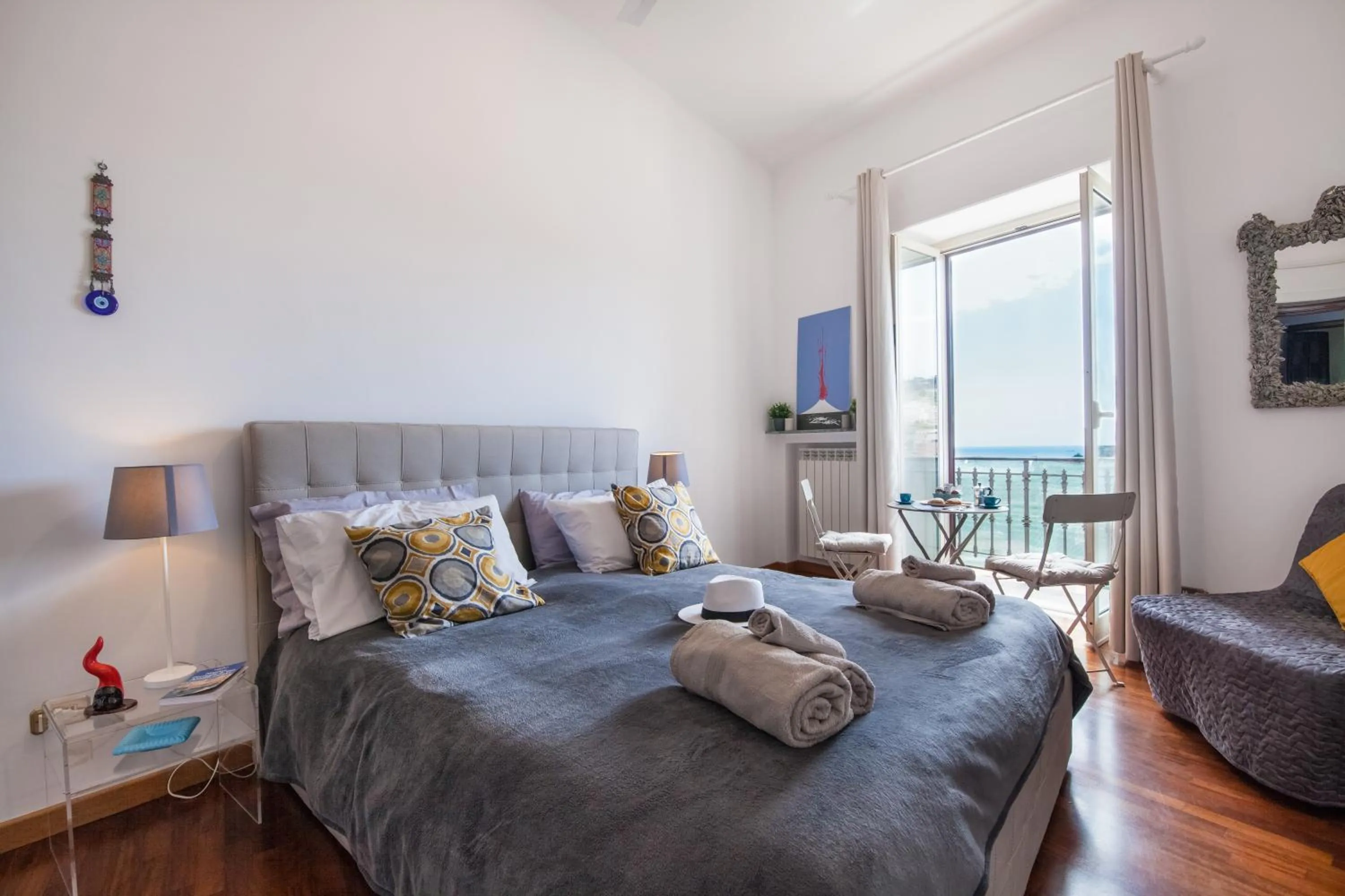 Bed in NapoliCentro Mare - Sea View Rooms & Suites